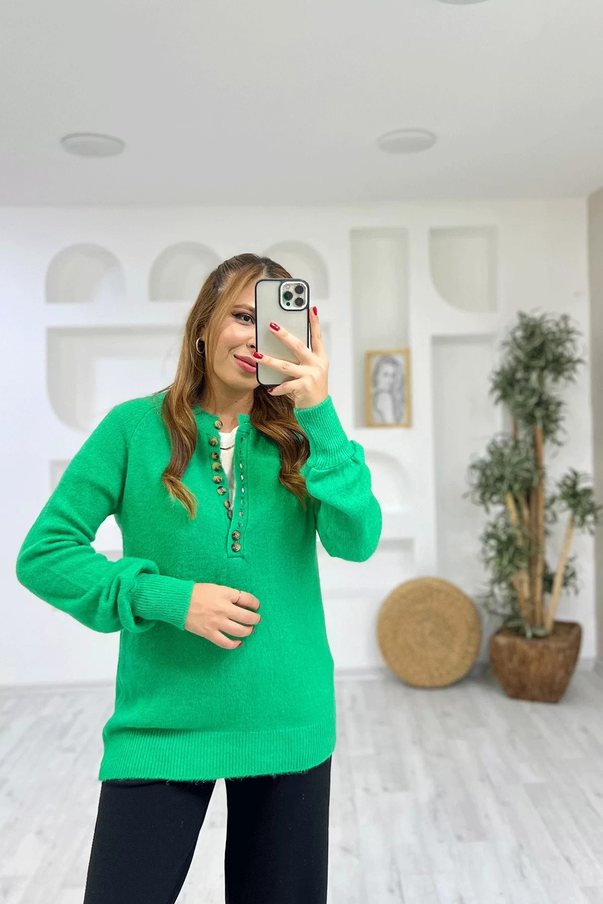 Düğmeli Düz Yeşil Kazak