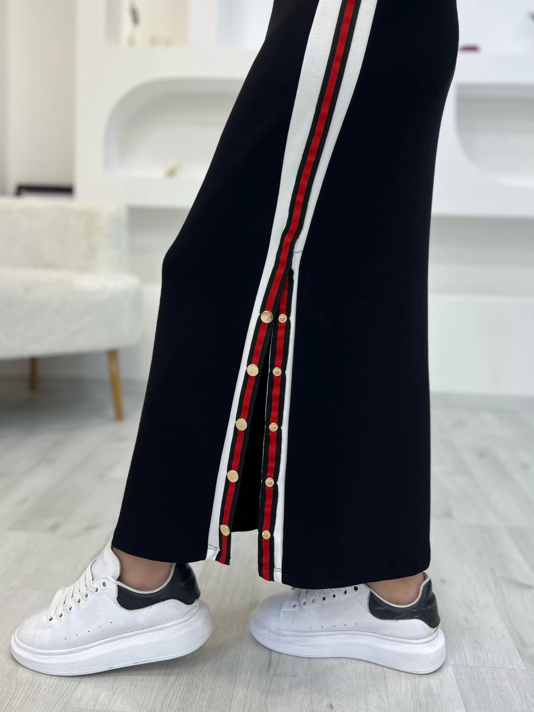 Modal Kumaş Yırtmaçlı Çıtçıt Detay Elbise Siyah