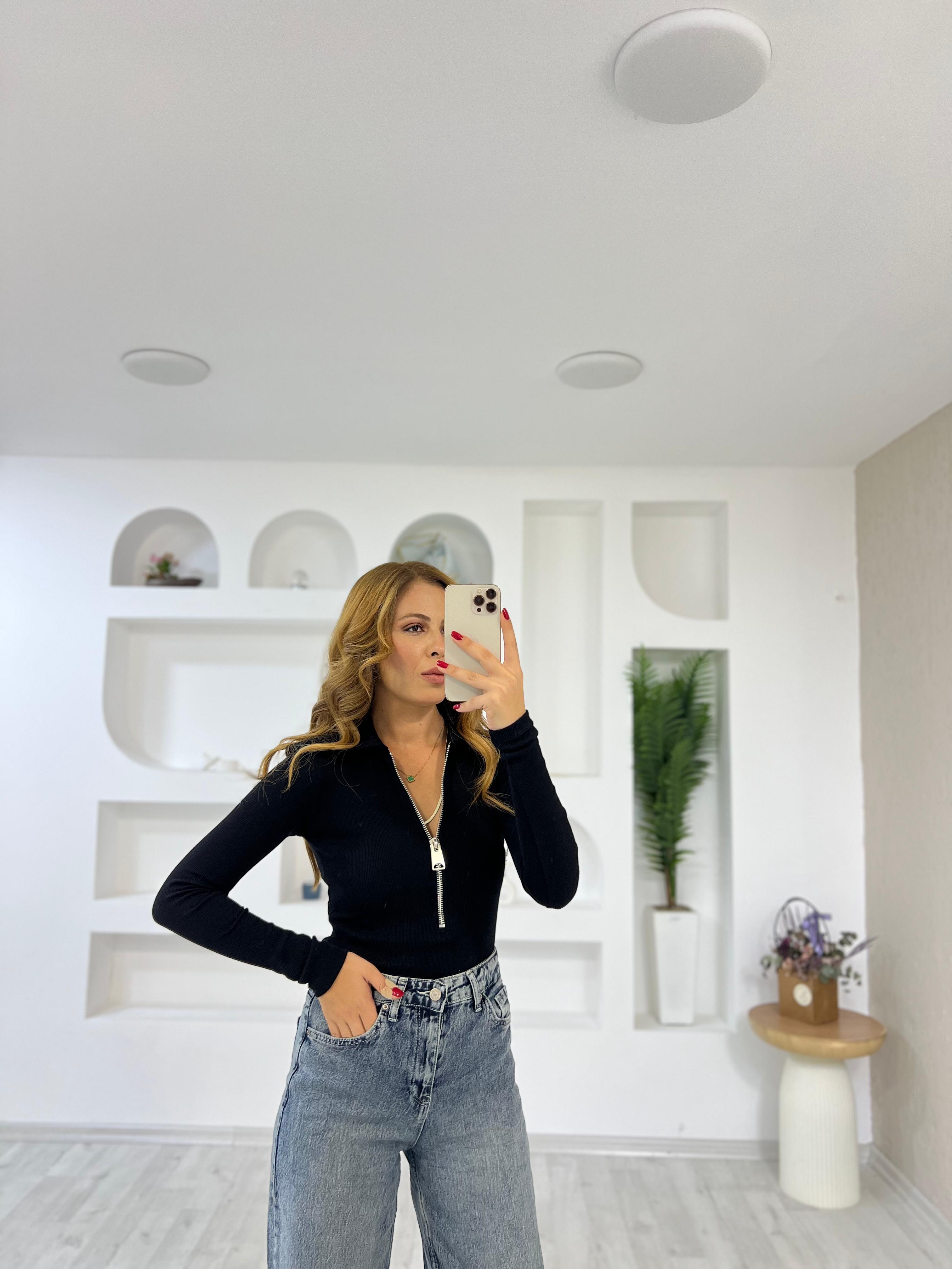 Fermuarlı Yakalı Bluz