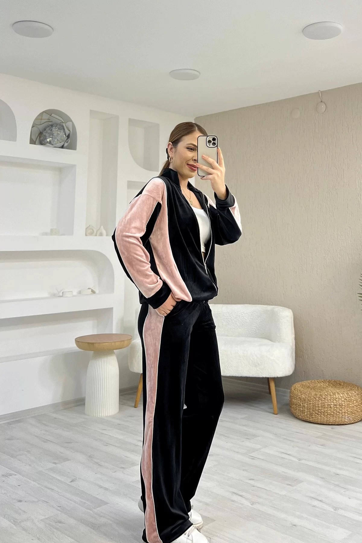 Biye Detaylı Kadife Pembe Takım