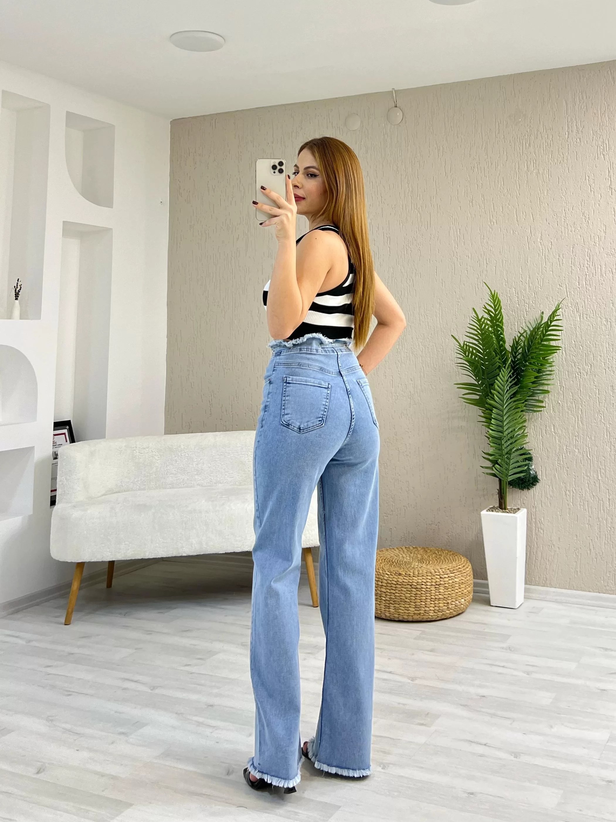 Paça Püsküllü Lazer Kesim Kot Pantolon