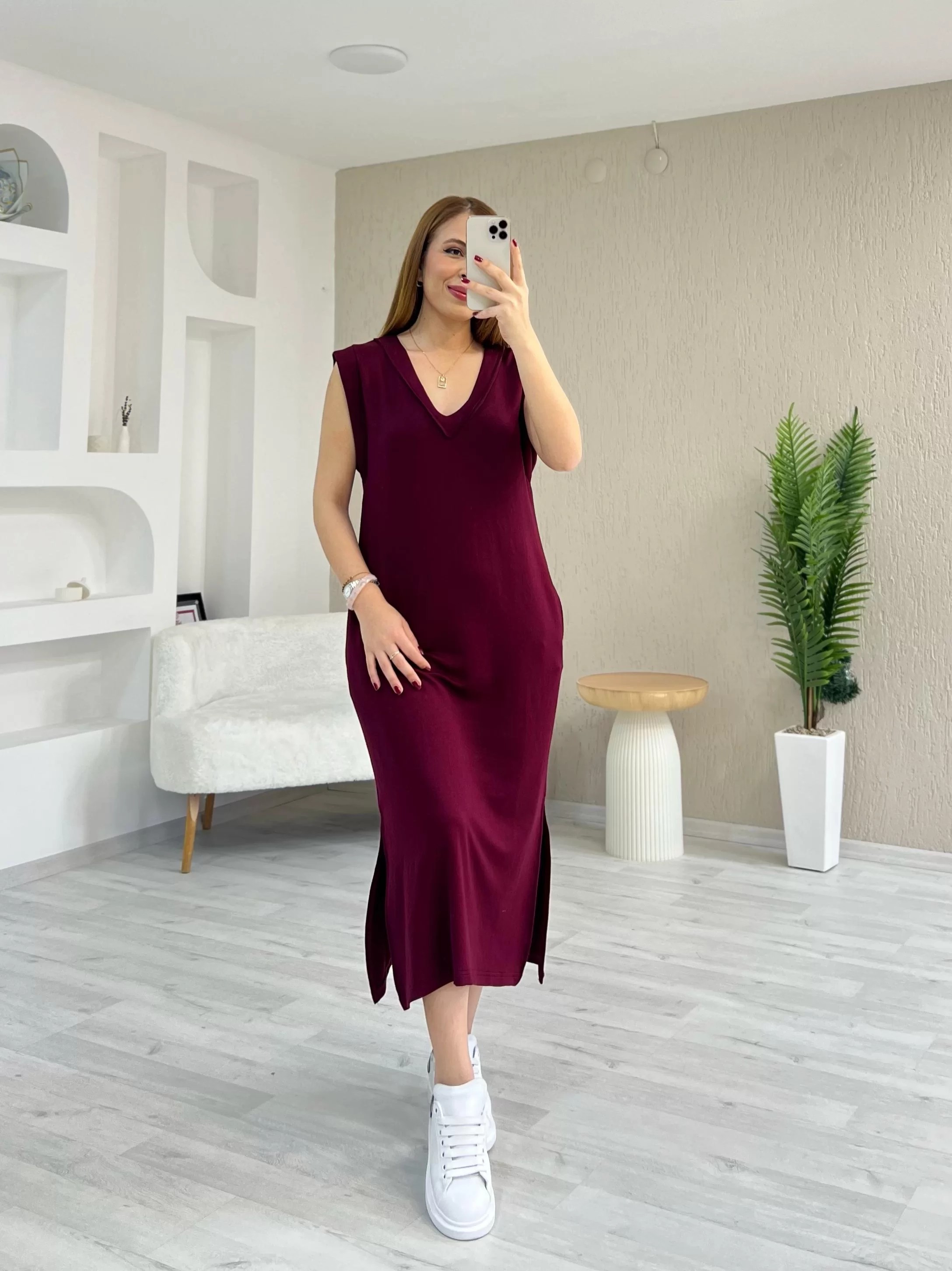 V Yaka Detaylı Elbise Bordo