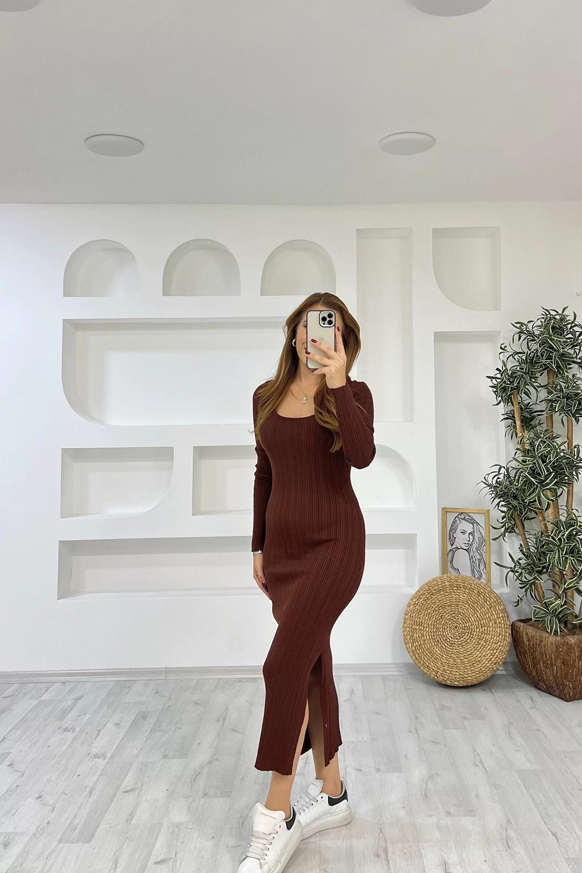 U Yaka Yırtmaçlı Acı Kahve Elbise