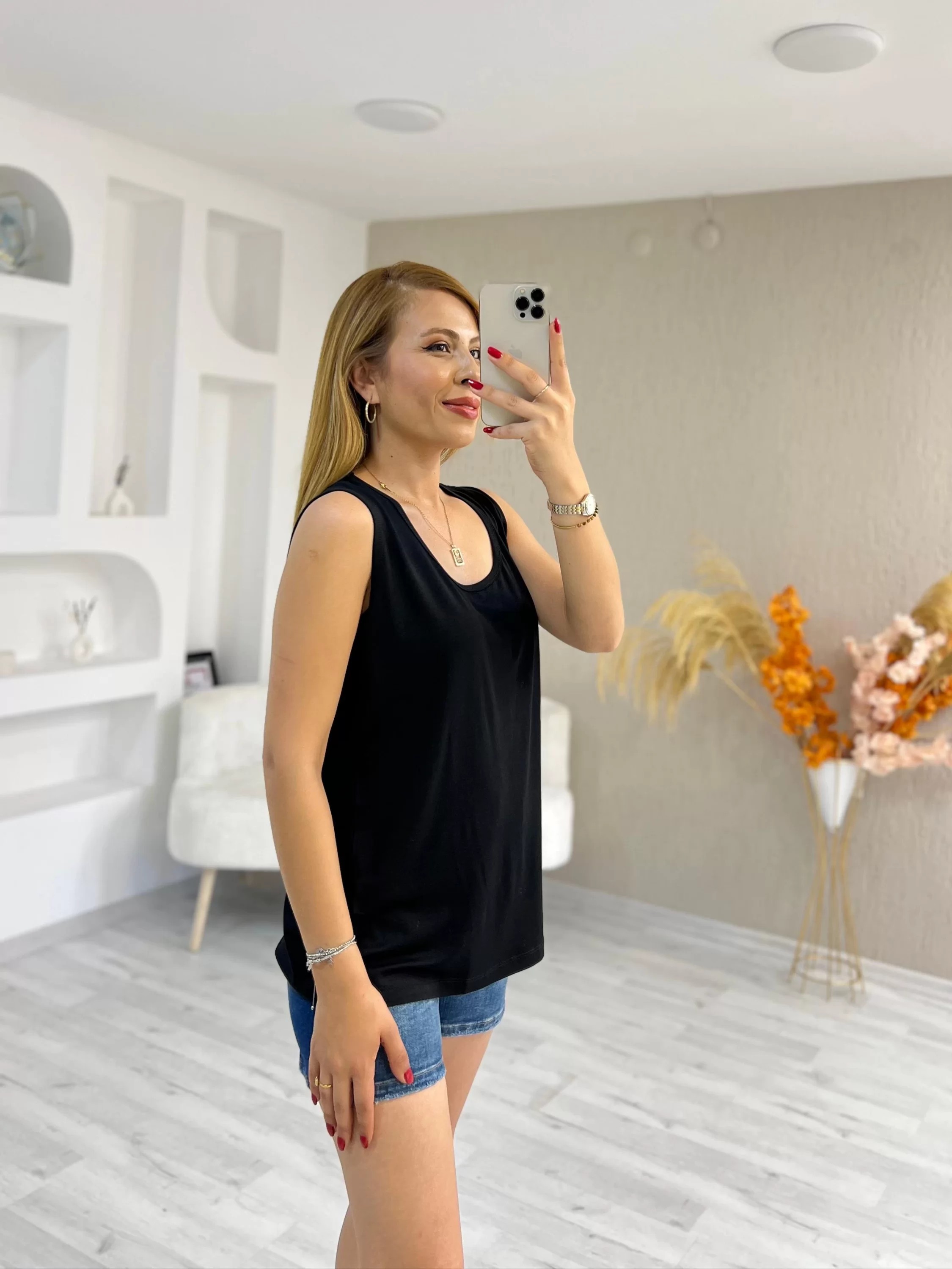 Viskon Kumaş Kolsuz U Yaka Bluz Siyah