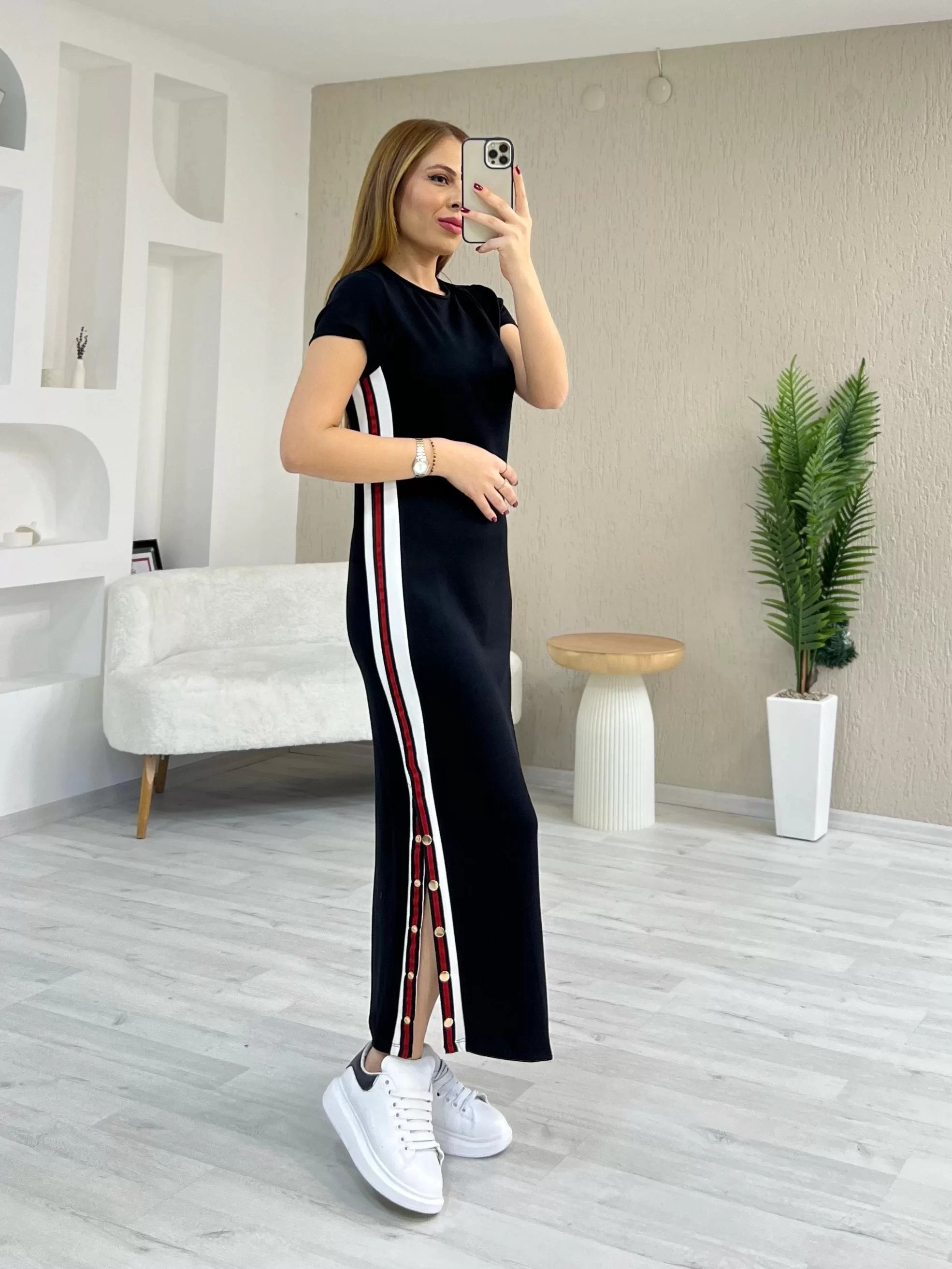 Modal Kumaş Yırtmaçlı Çıtçıt Detay Elbise Siyah
