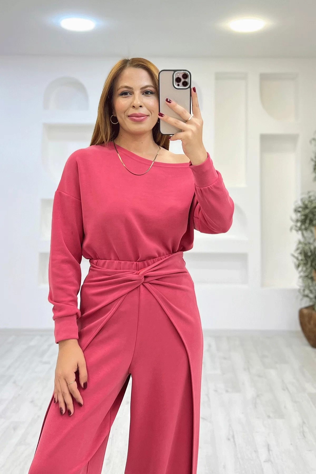 Modal Kayık Yaka Kırmızı Takım