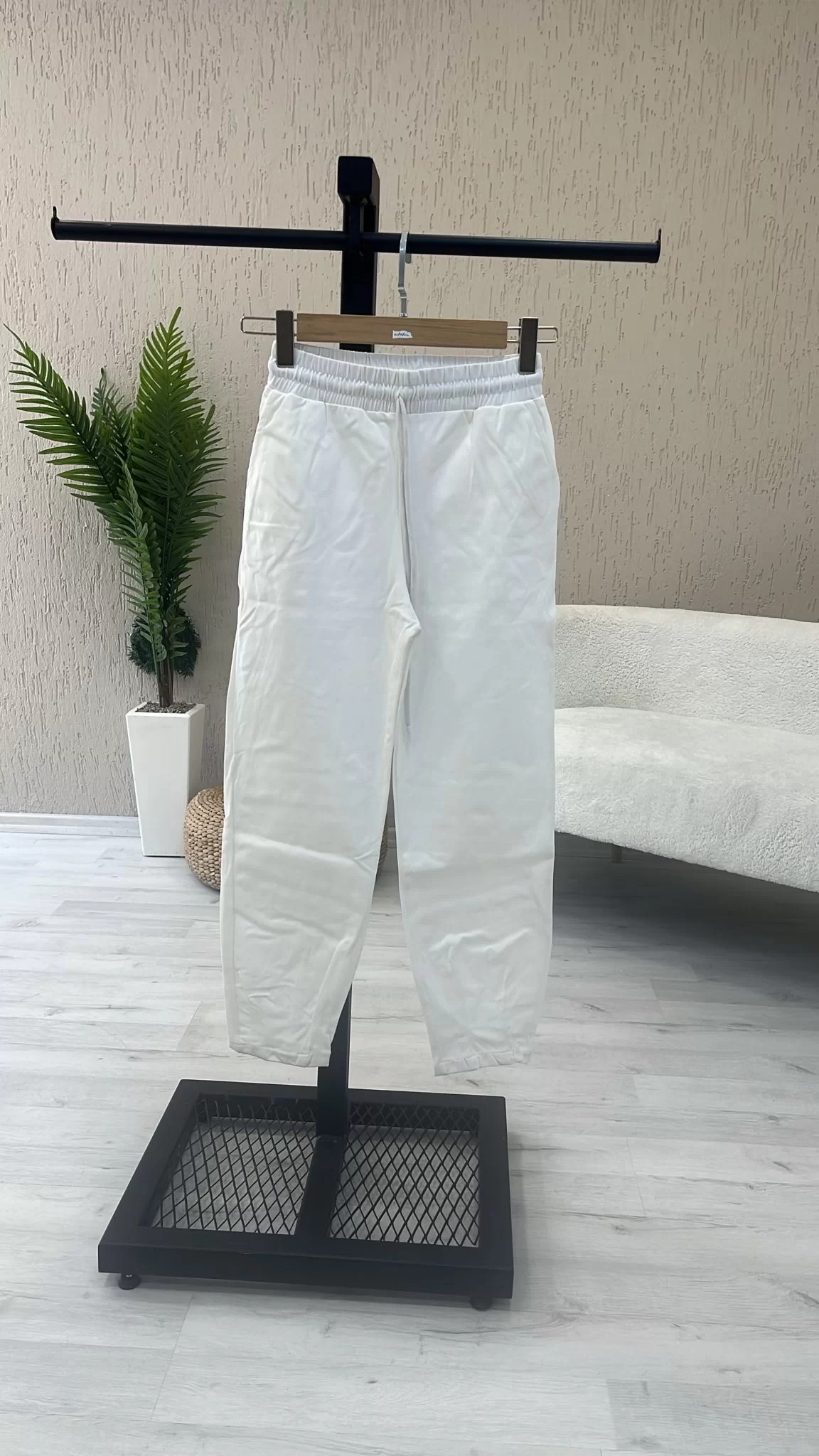 Paça Pensli Beyaz Eşofman Altı