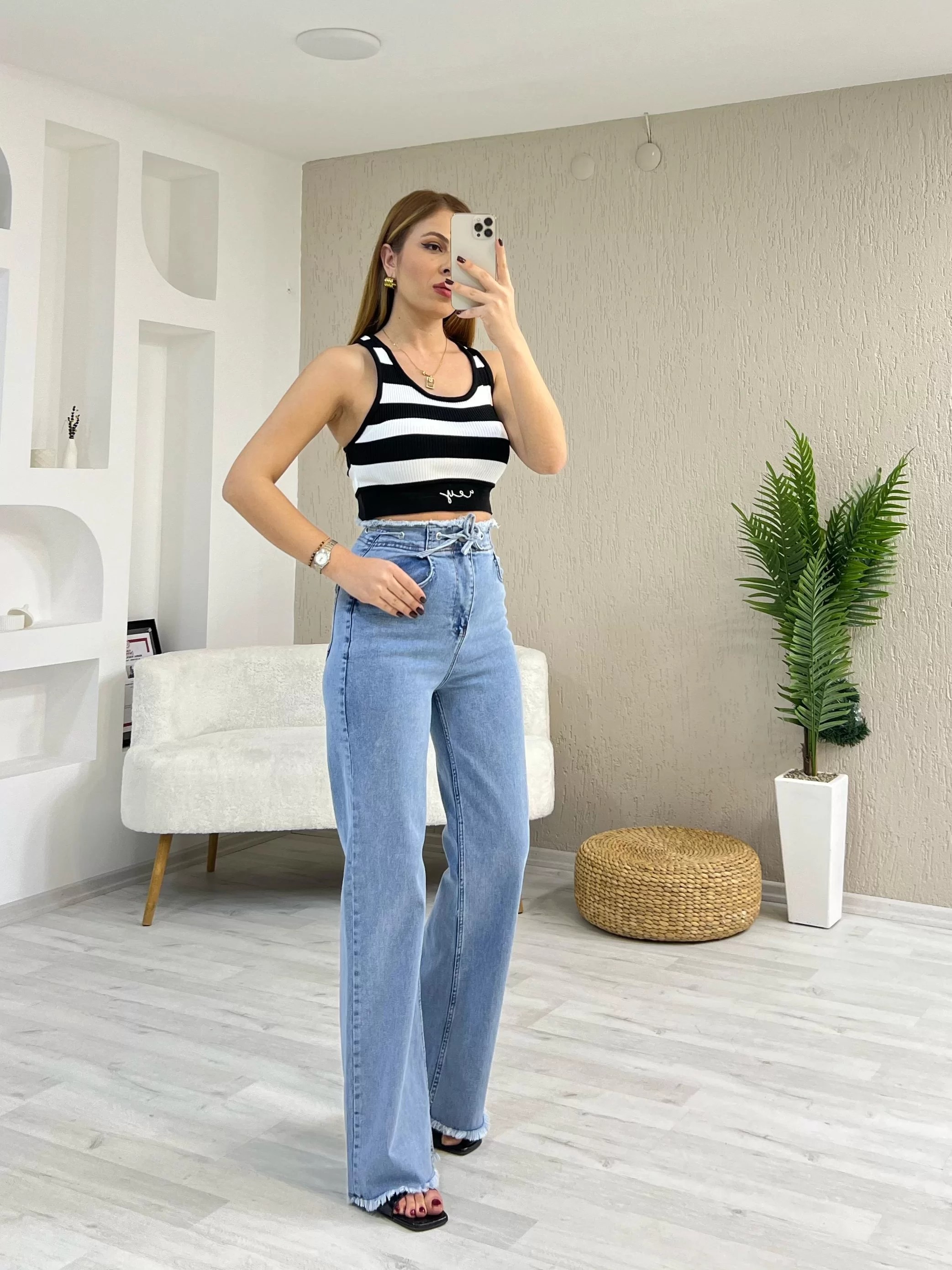 Paça Püsküllü Lazer Kesim Kot Pantolon