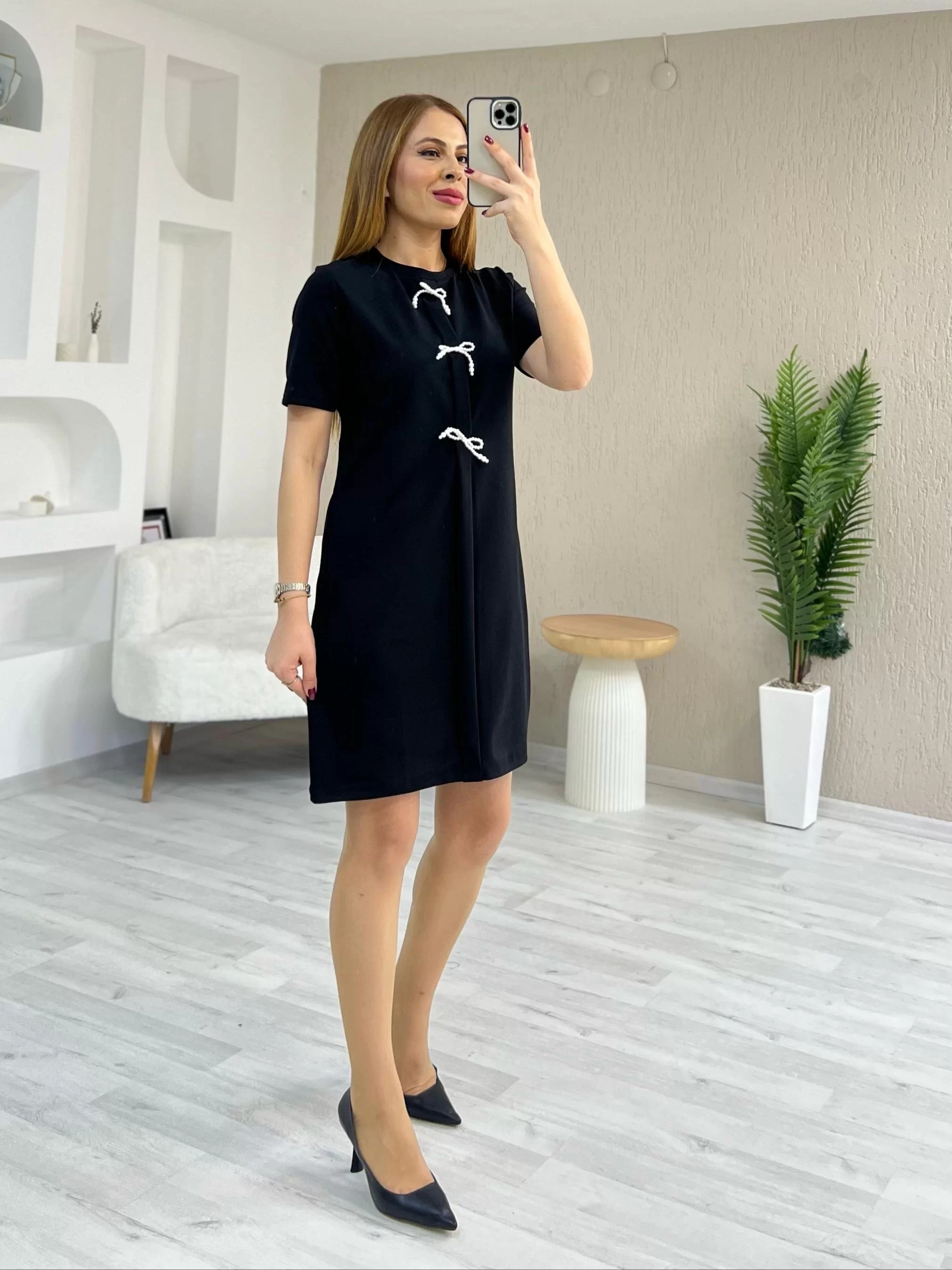 Krep Kumaş İnci Fiyonklu Elbise