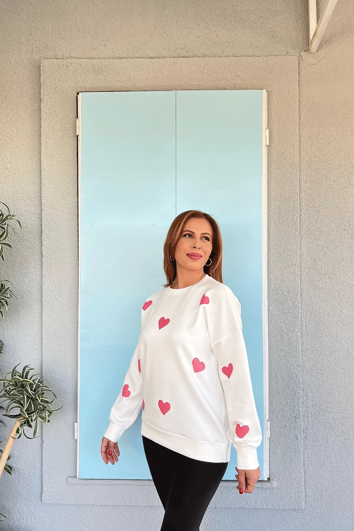 Pembe Kalp Baskılı Beyaz Sweatshirt