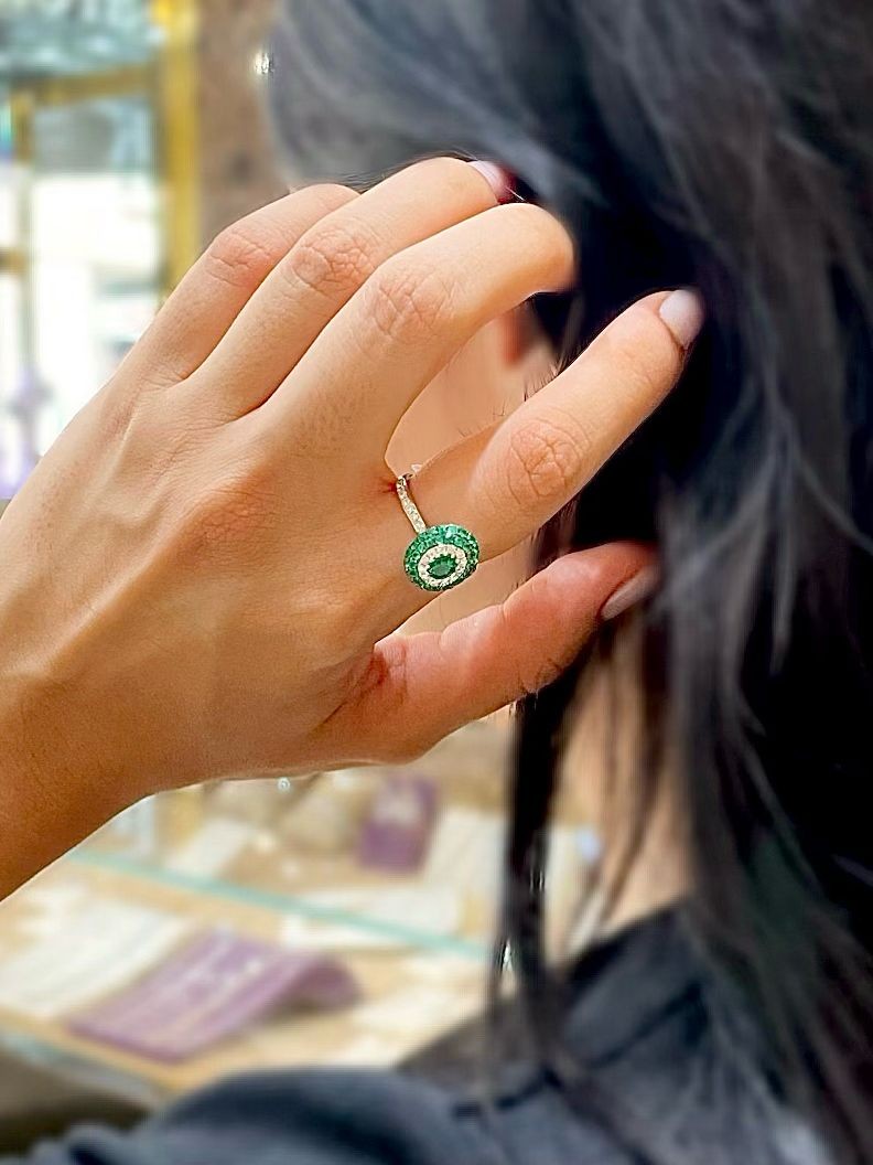 Diamond ring with emerald stone 0.35 Ct G VS1