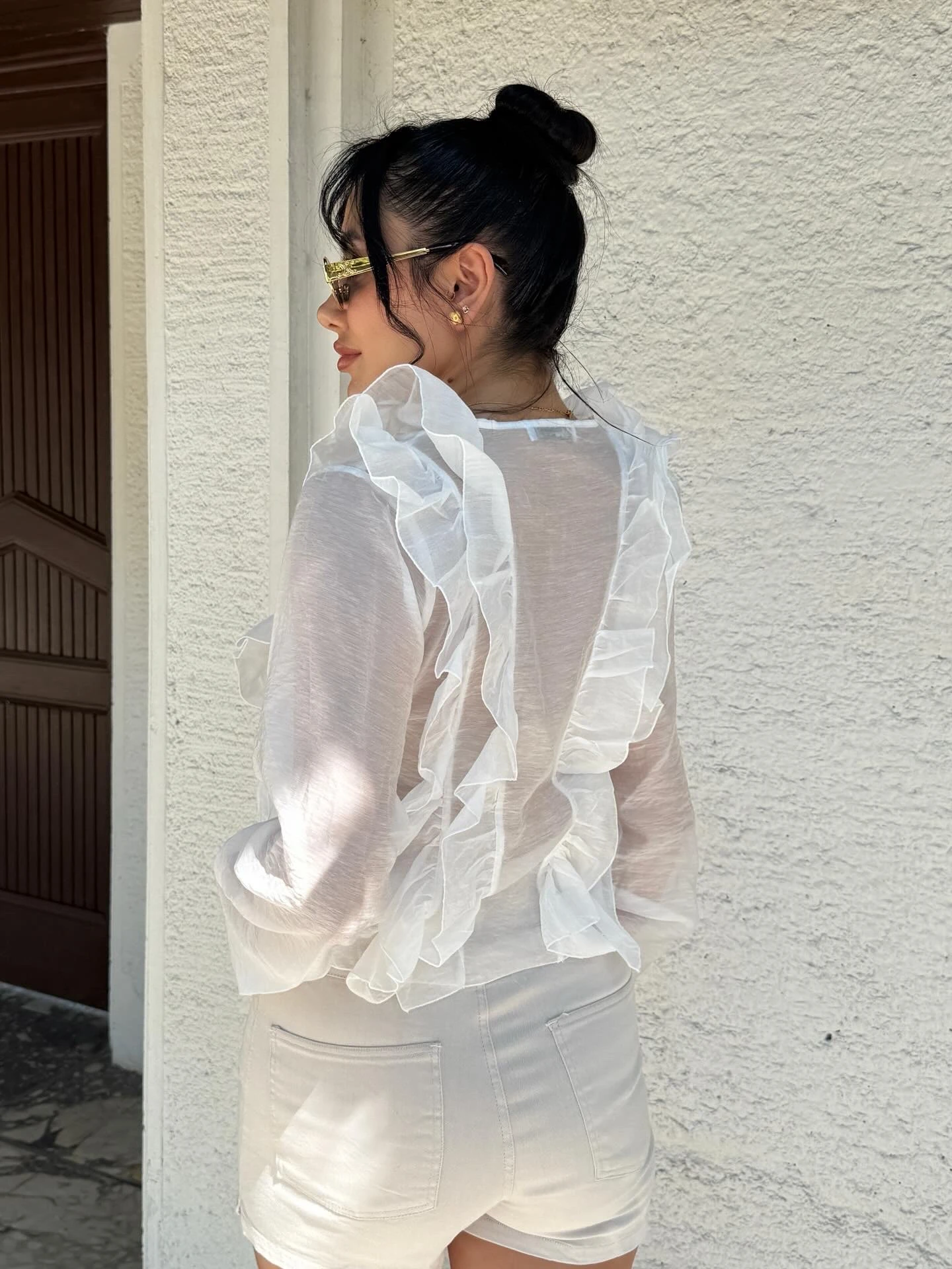 Fırfırlı Beyaz Gömlek