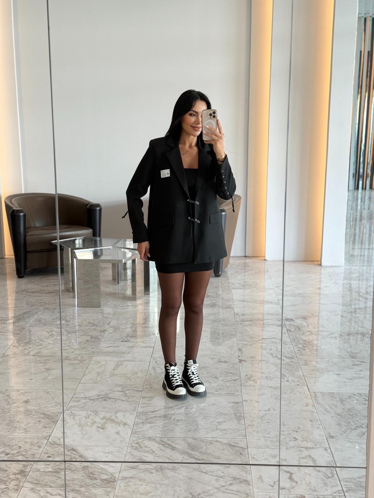 İğneli Aksesuarlı Ceket