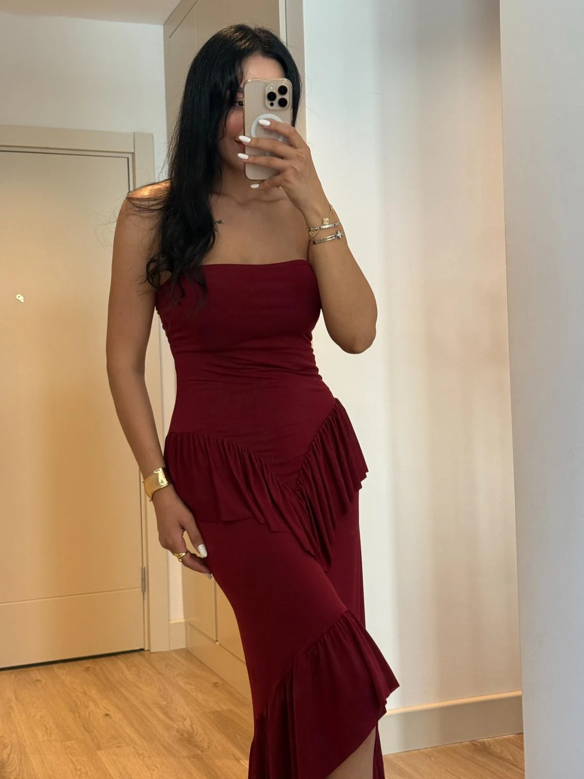 Şarap Rengi Dökümlü Elbise