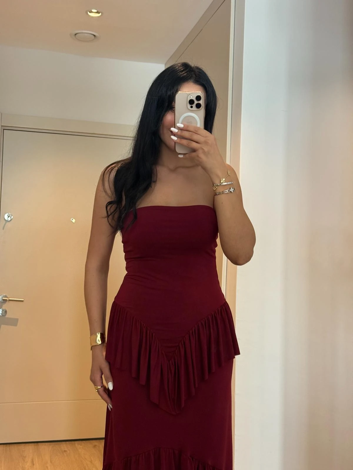 Şarap Rengi Dökümlü Elbise