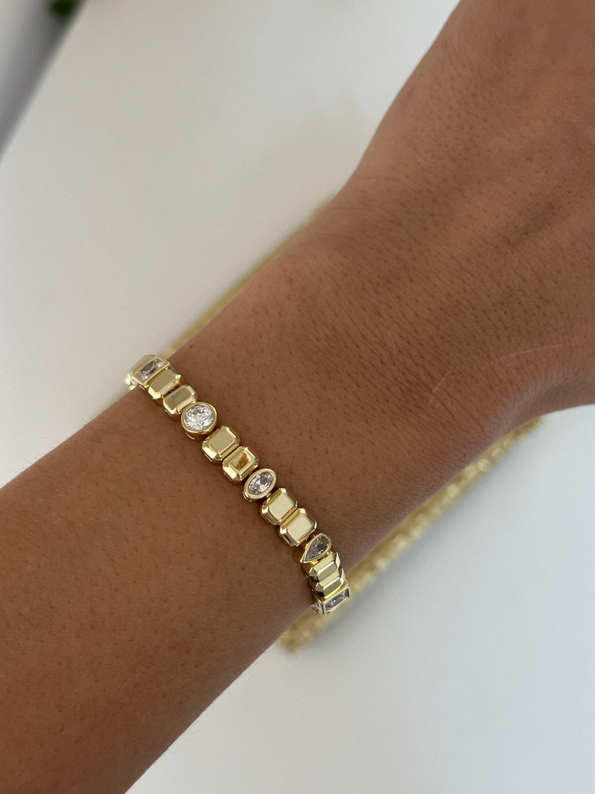 14K Gold Renkli Geometrik Taşlı Bileklik