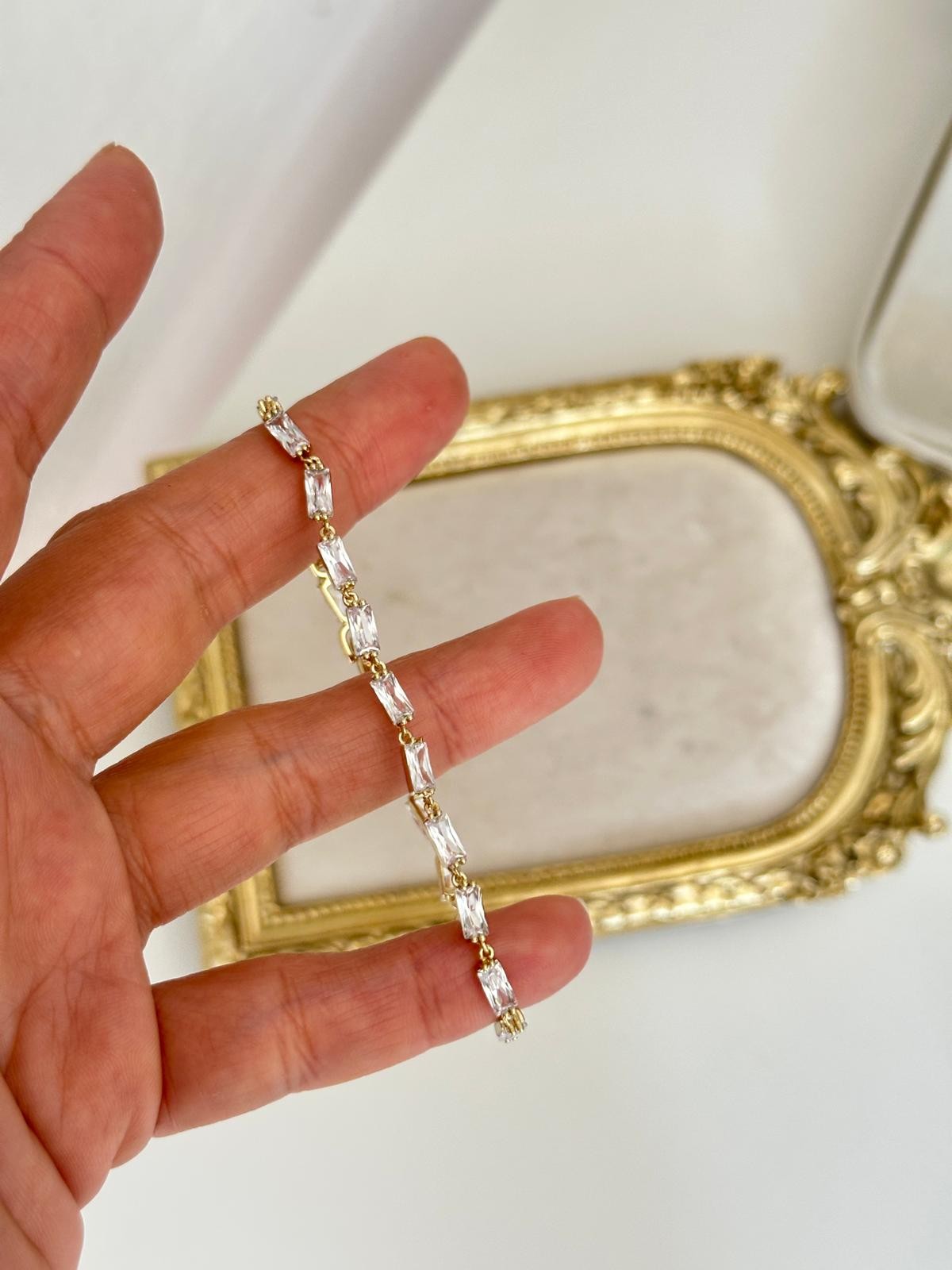  14K Gold Renkli  Baget Dikdörtgen Minimal Taşlı Bileklik
