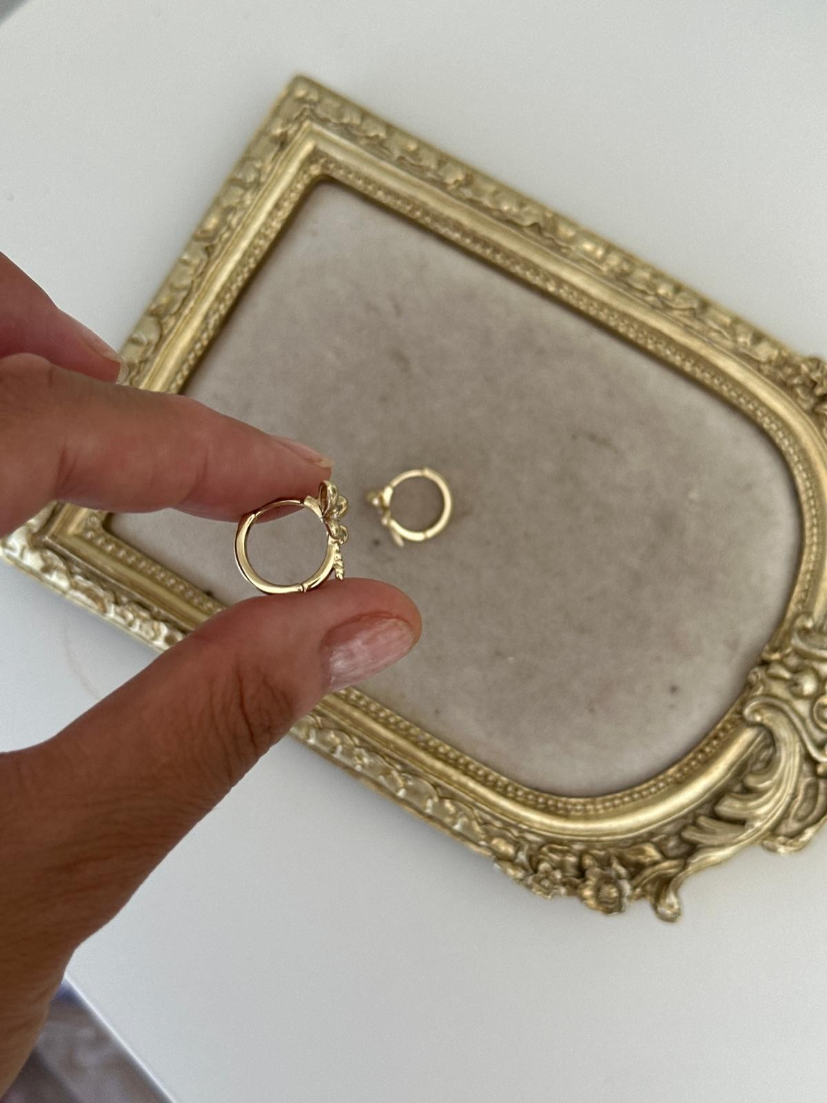 14K Gold Renkli X Halka Şerit Taşlı Küpe