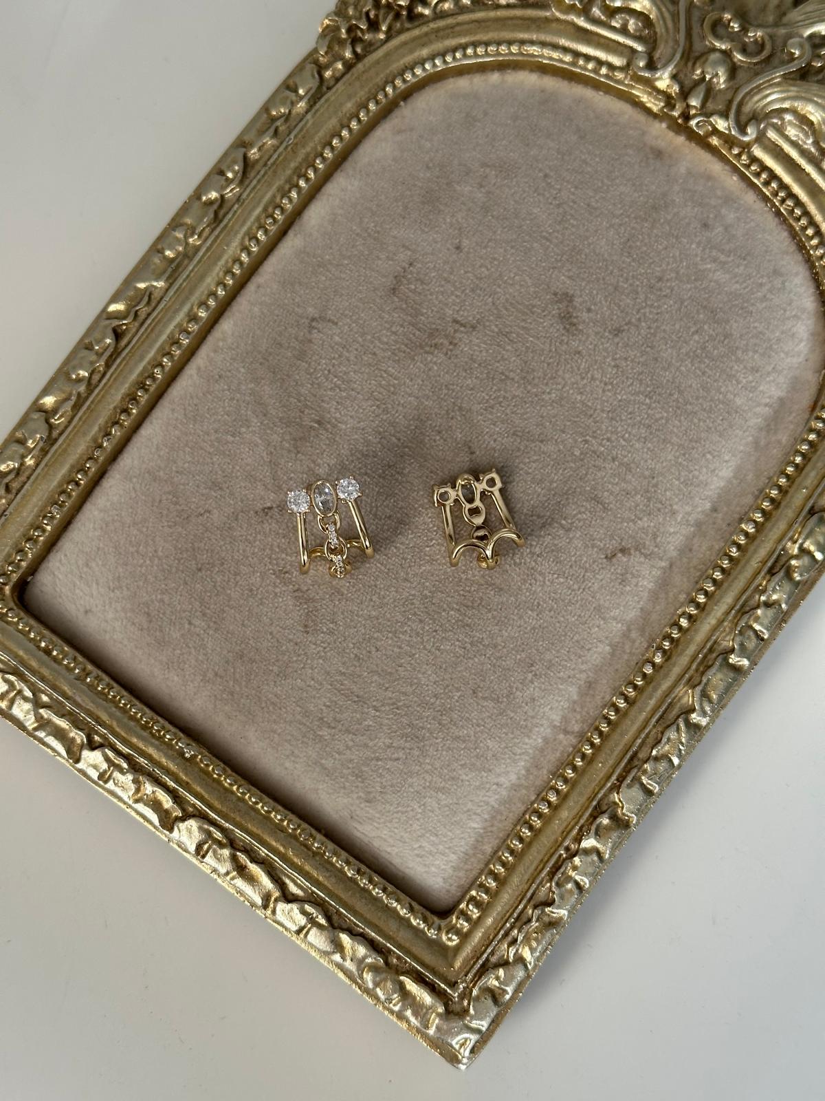 14K Gold Renkli Çoklu Görünüm Geometrik Taşlı Ortası Zincir Halka Kesim Küpe