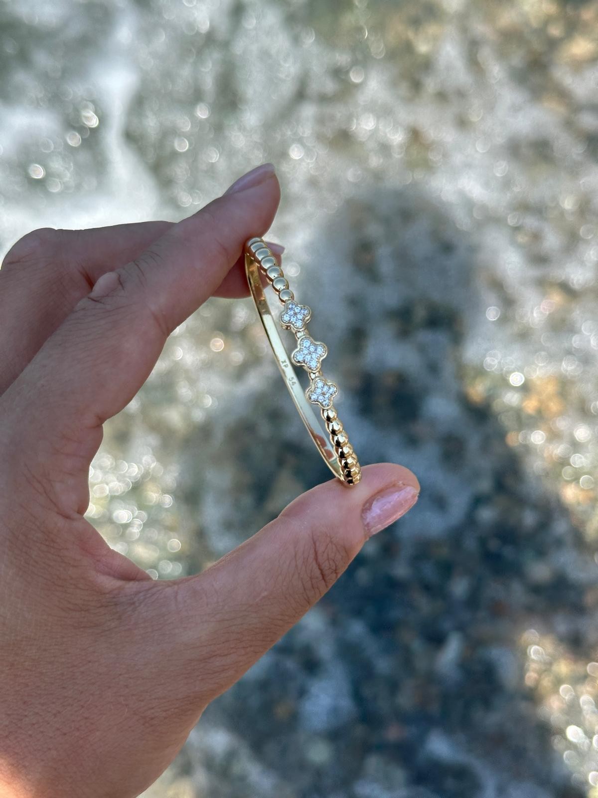 14K Gold Renkli Üç Yonca Taşlı Kelepçe