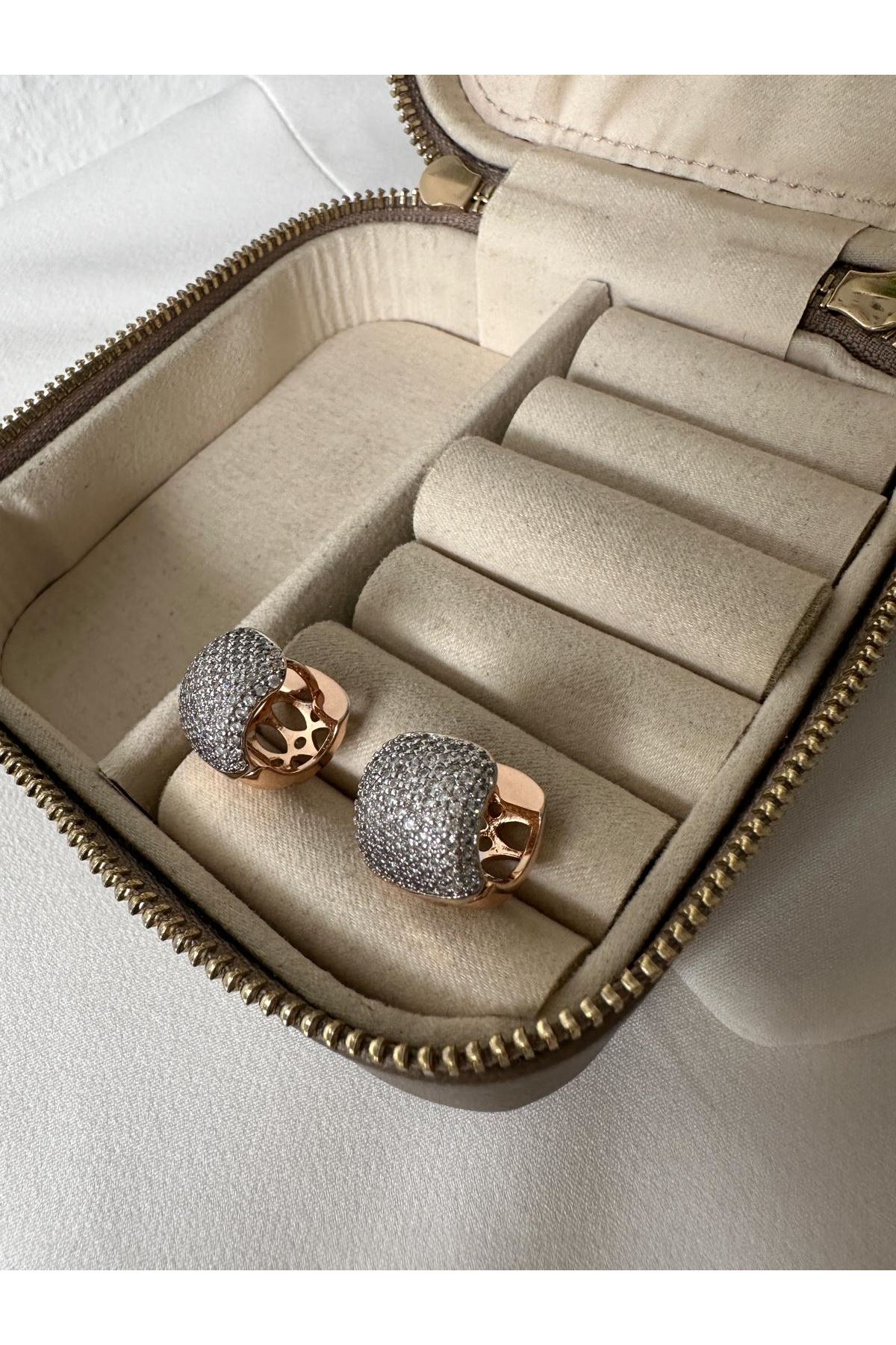 18K Rose Gold Renkli Dolum Beyaz Taşlı Gömme İşçilikli Küpe