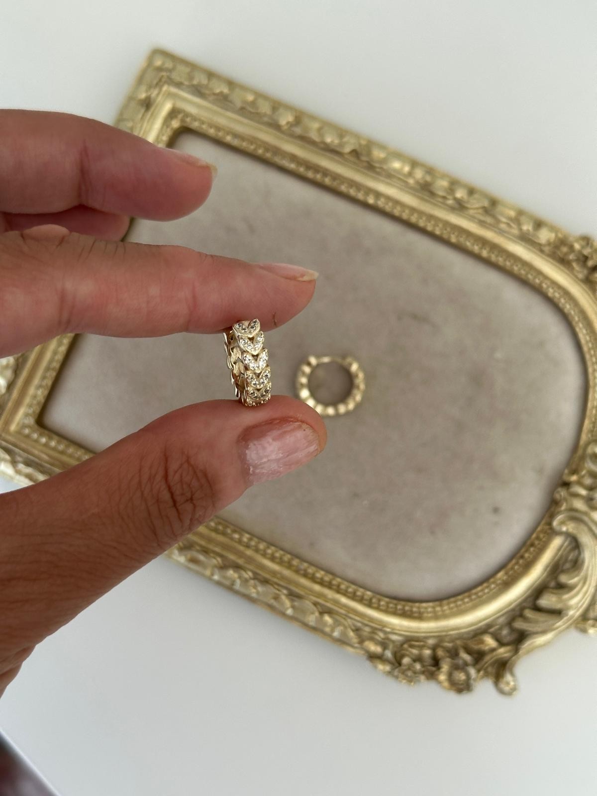 14K Gold Renkli Kuyum Halka Yaprak V Yaprak Taşlı Küpe