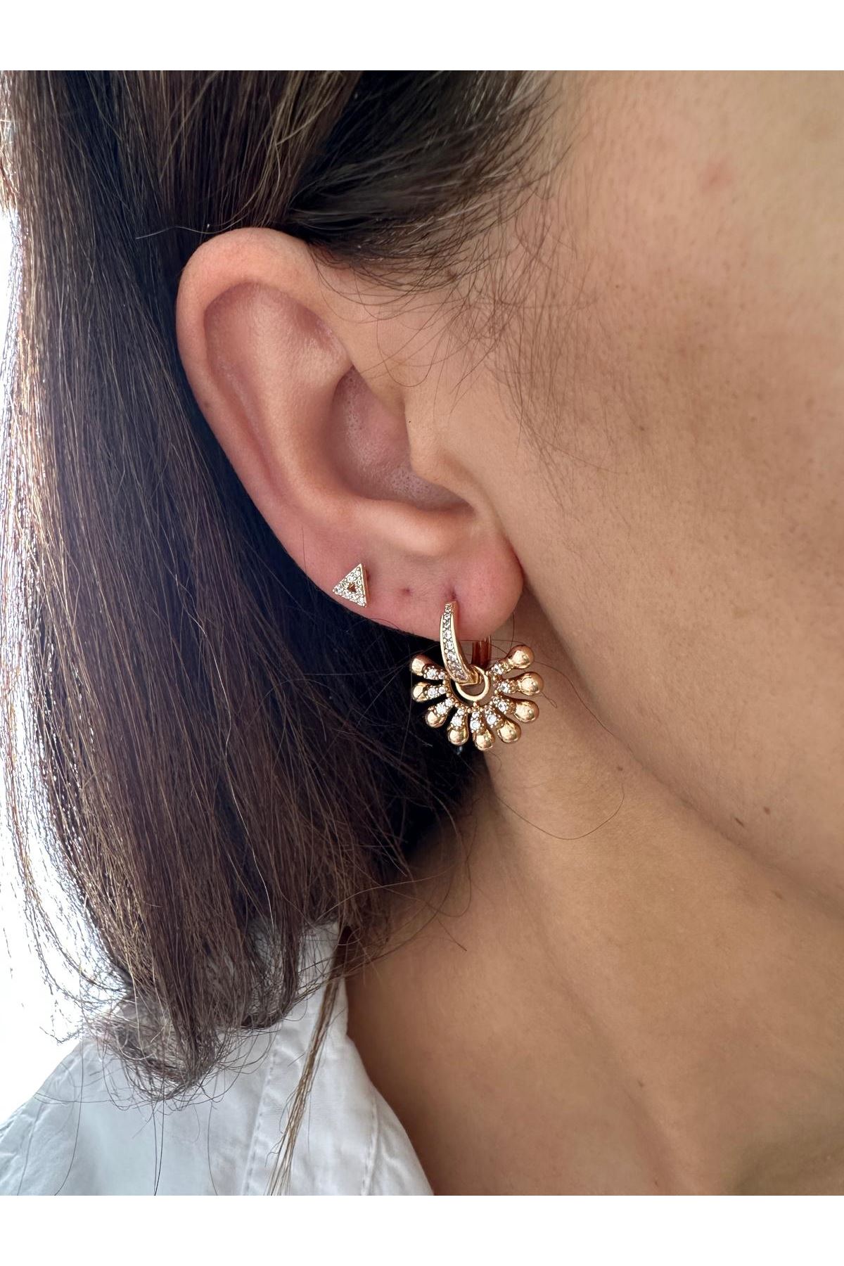 18K Rose Gold Renkli Halka Yarım Montür Çiçek Taşlı Damlalı Küpe