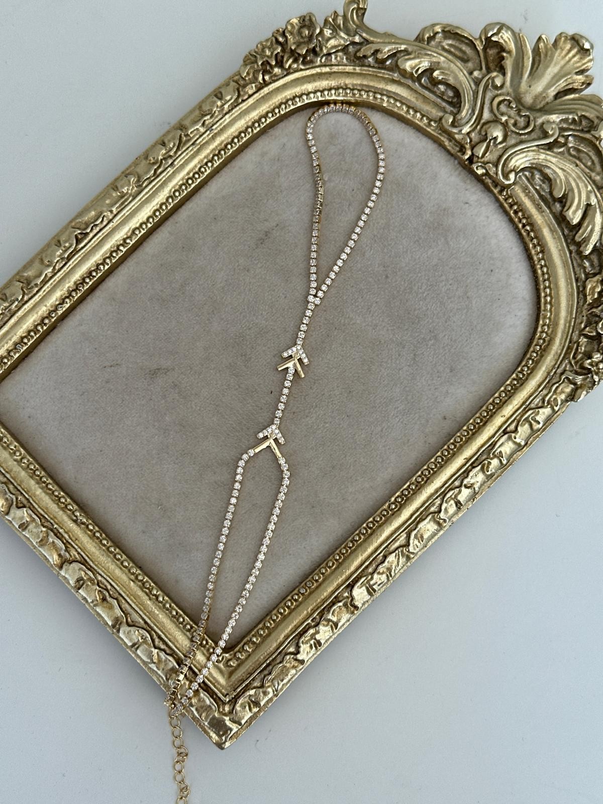14K Gold Renkli Marka Ok Su Yolu Taşlı Şahmeran