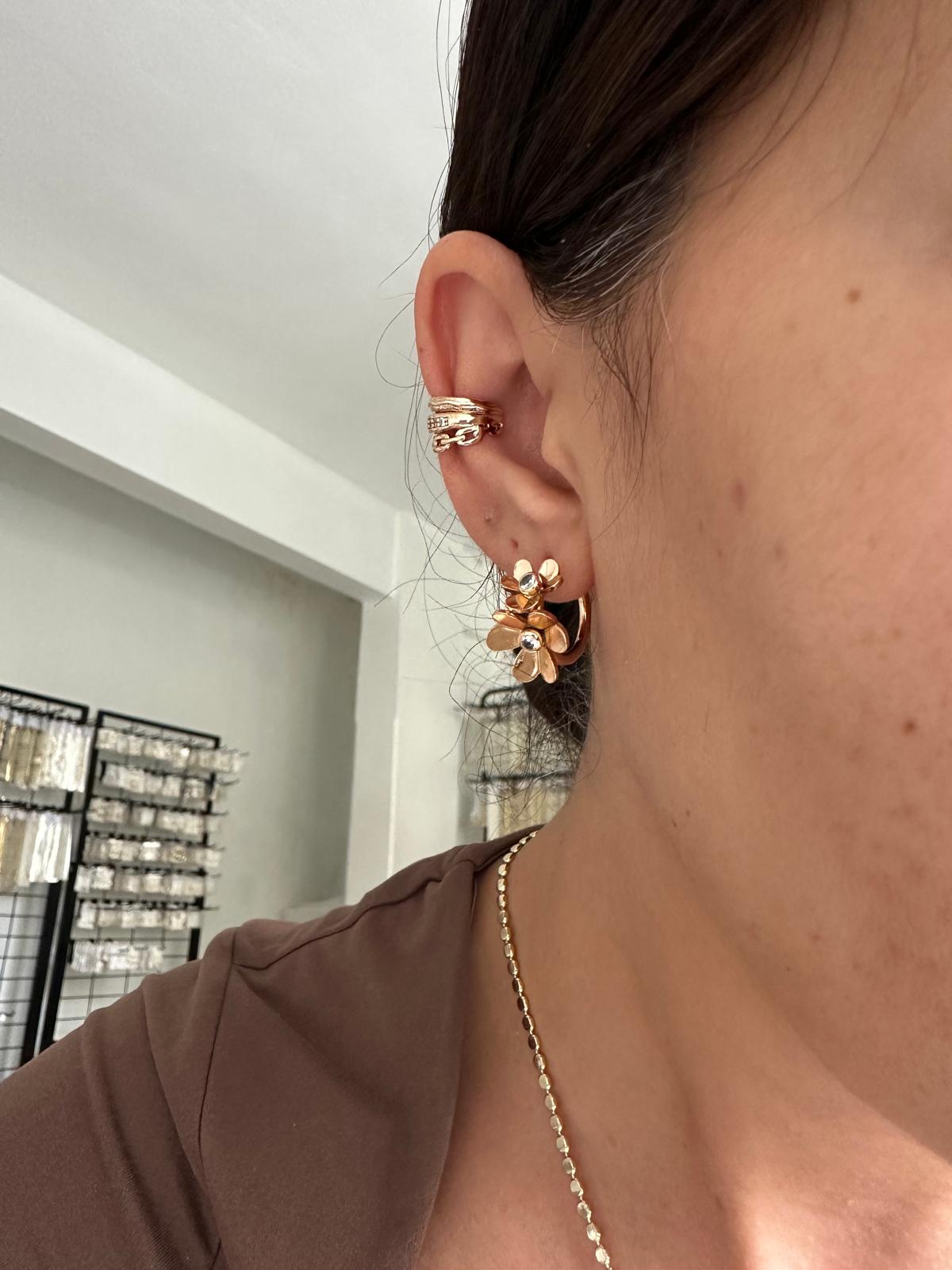 18K Rose Gold İkili Kabartma Çiçek Küpe