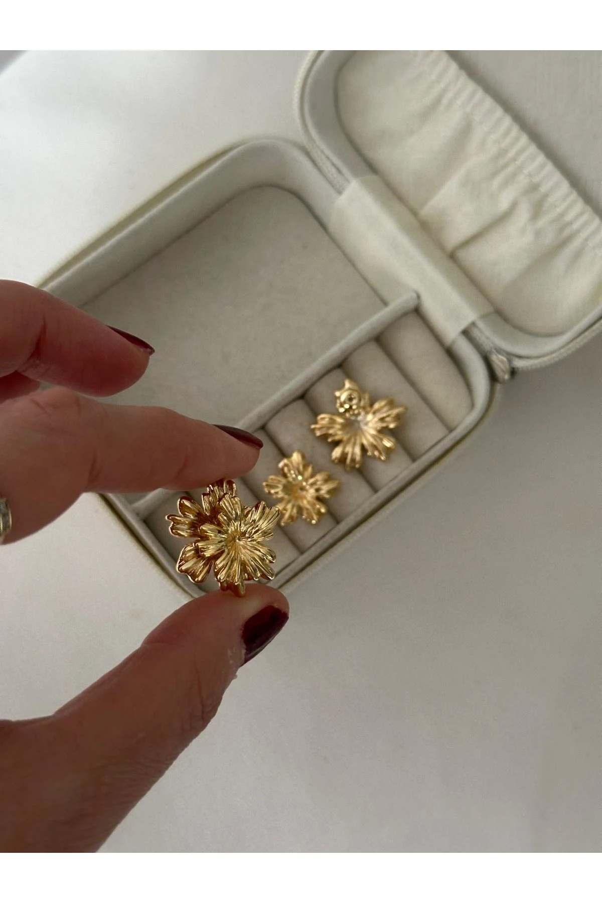 14K Gold Renkli  Çiçek Kabartma İki Kullanımlı Küpe