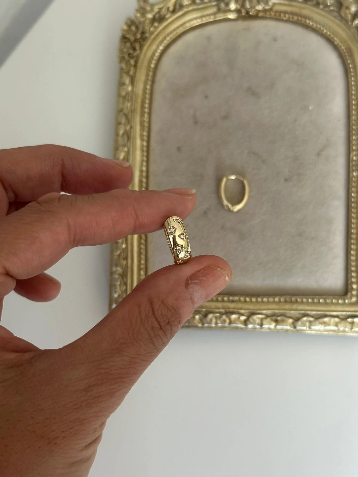 14K Gold Renkli Oval Önü Yıldız Damla Geometrik Taşlarla Kaplı Parlak Küpe