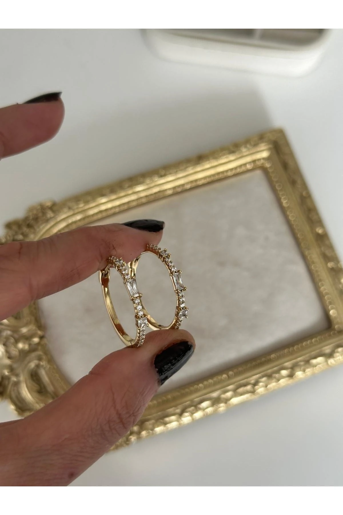 14K Gold Renkli Önü Montür Kristal Taşlı Halka Küpe