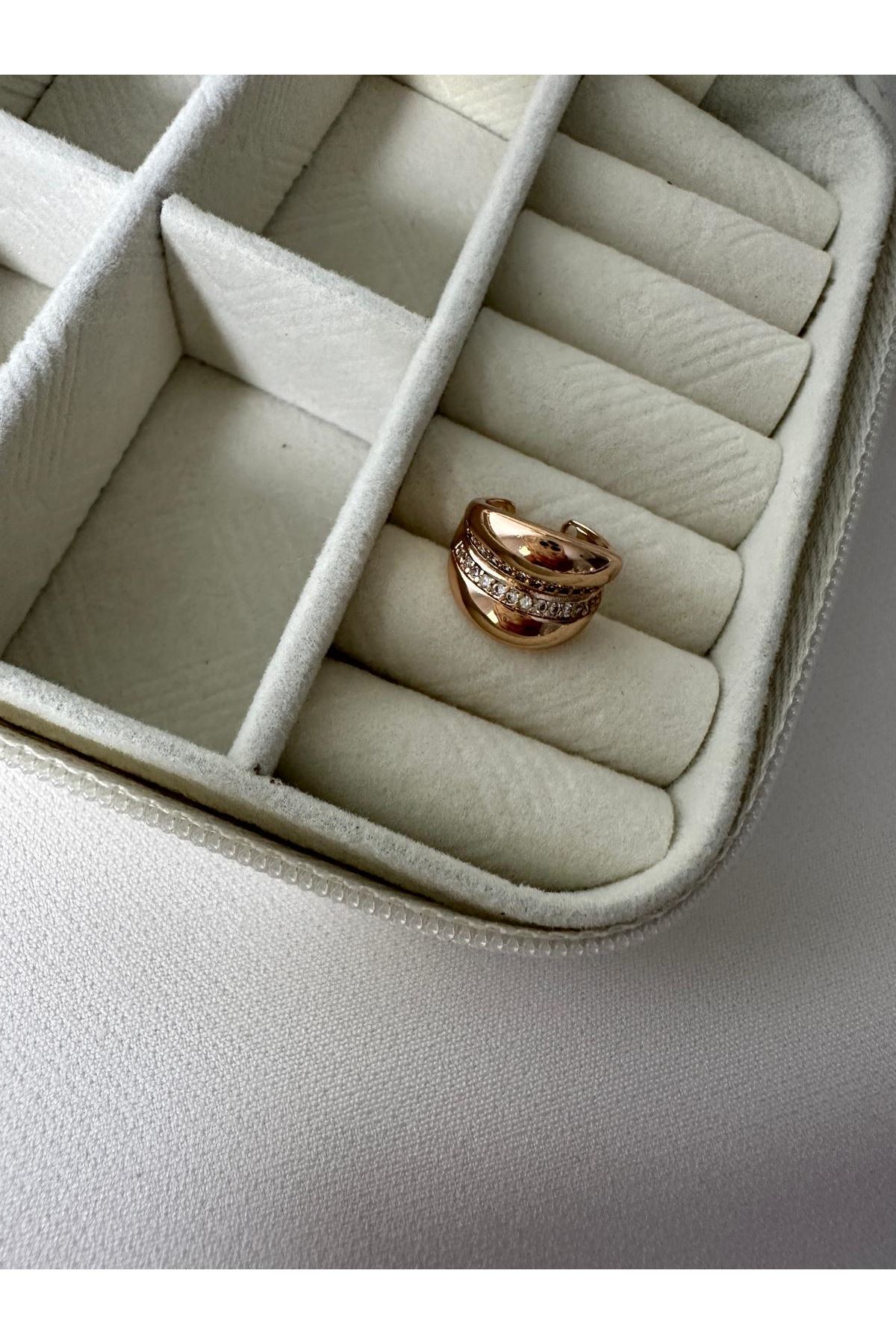 18K Rose Gold Renkli Ortası İki Sıra Taşlı Kıkırdak Küpe