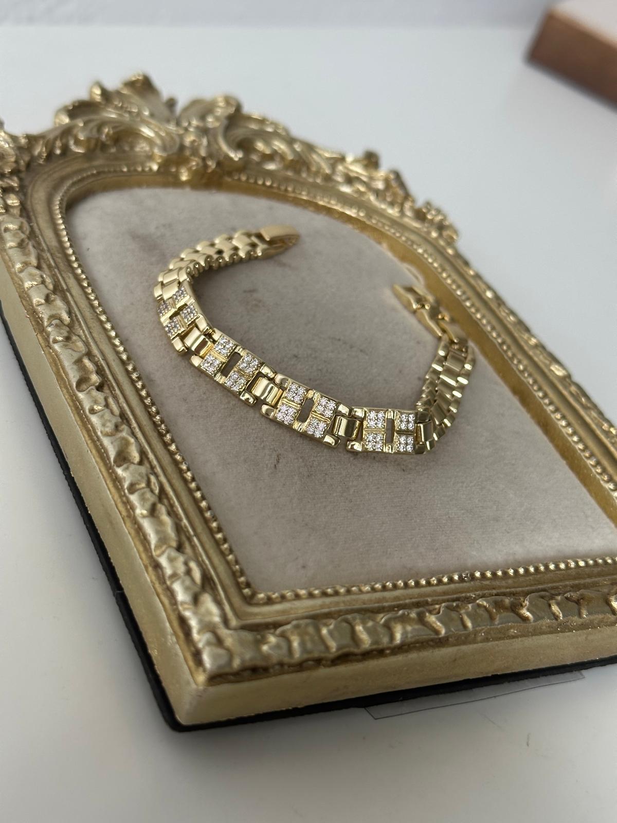 14K Gold Renkli Saat Kordon Kesim Ortası Dört Kare Kesim Montür Taşlı Bileklik