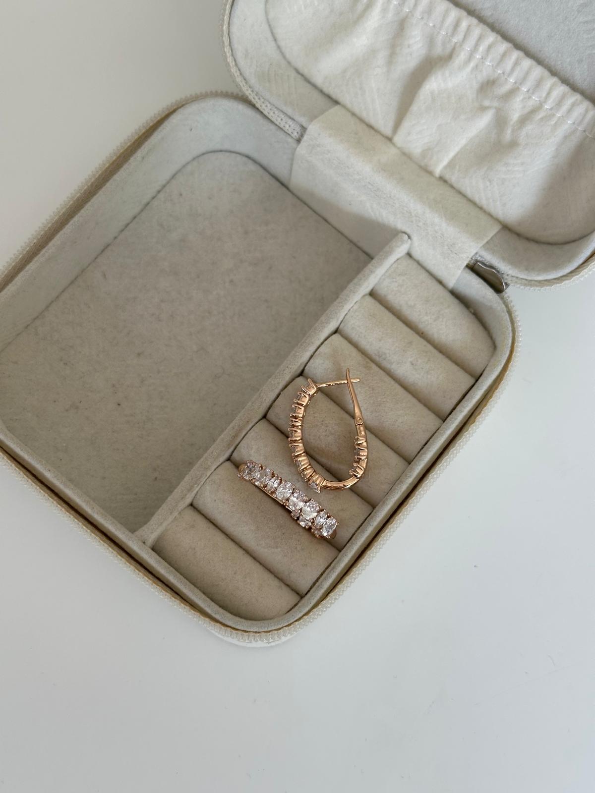 18K Rose Gold İçi Dışı Oval Kristal Taşlı Küpe
