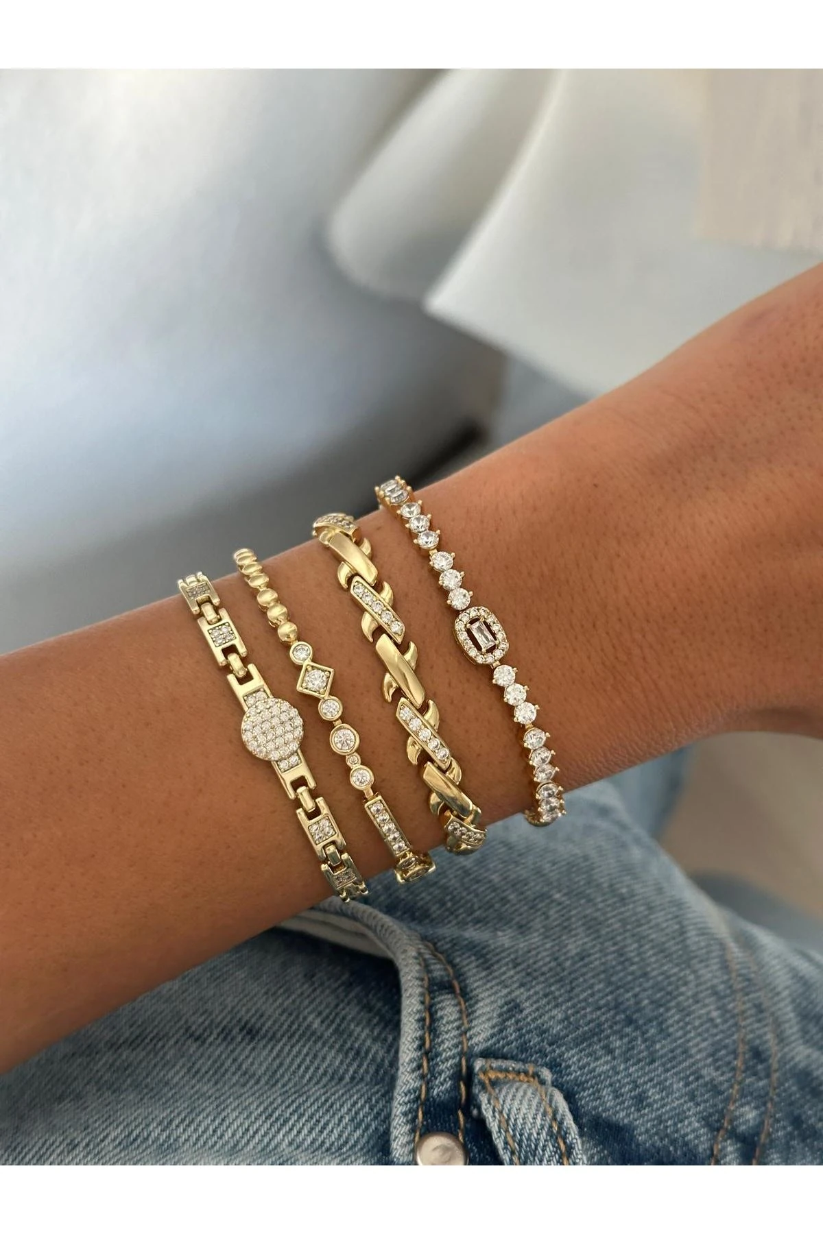 14K Gold Renkli  Üçgen Yuvarlak Taşlı Dorika Topçuklu Bileklik