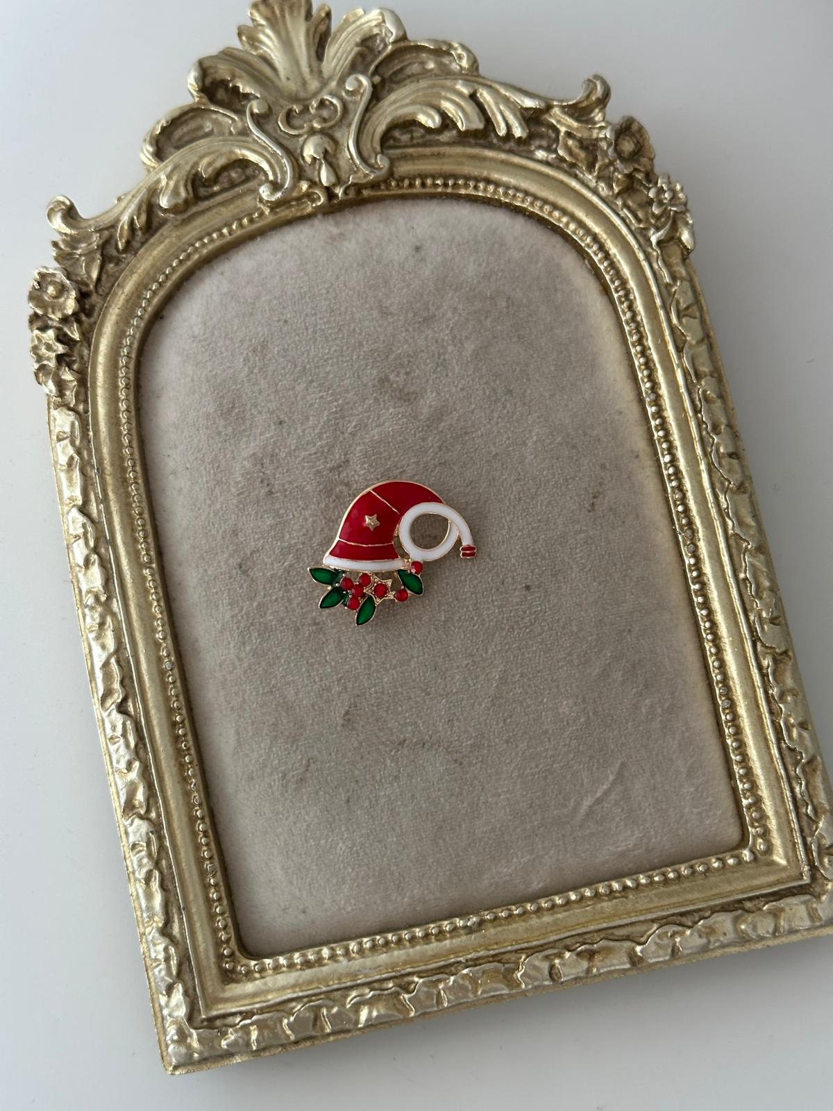 Noel Şapkalı Broş