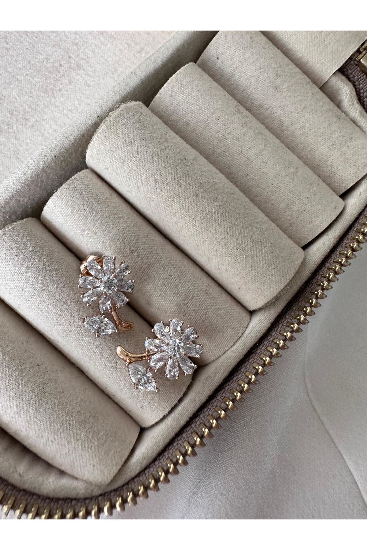 18K Rose Gold Renkli Minimal Çiçek Yaprak Taşlı Küpe