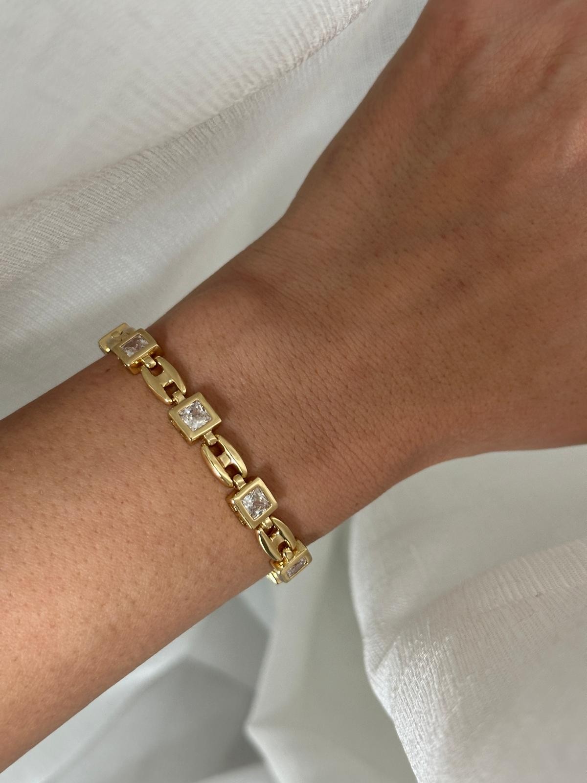 14K Gold Renkli Marka Kare Baget Taşlı