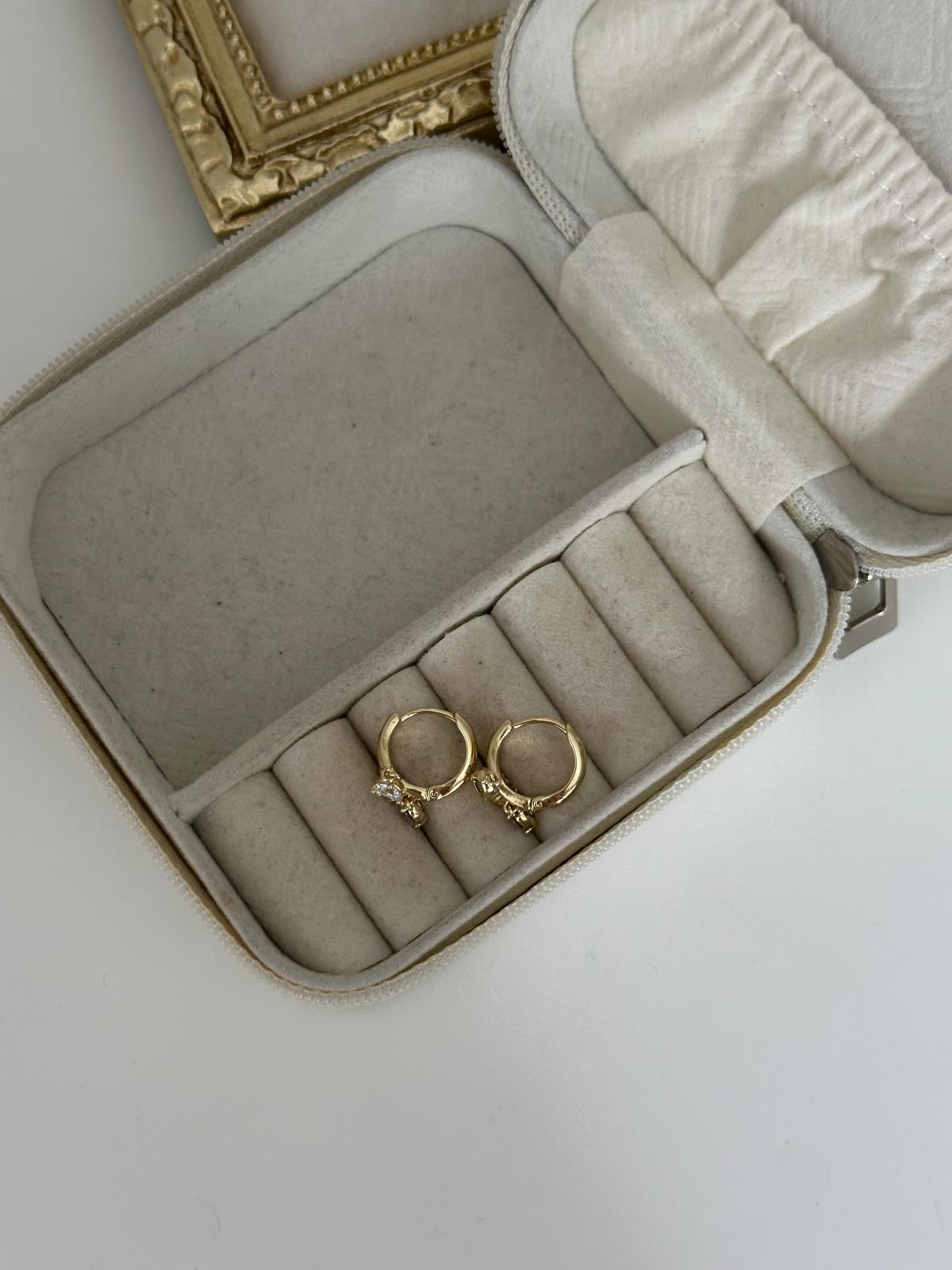 14K Gold Renkli Halka Üç Taş Sarkık Küpe