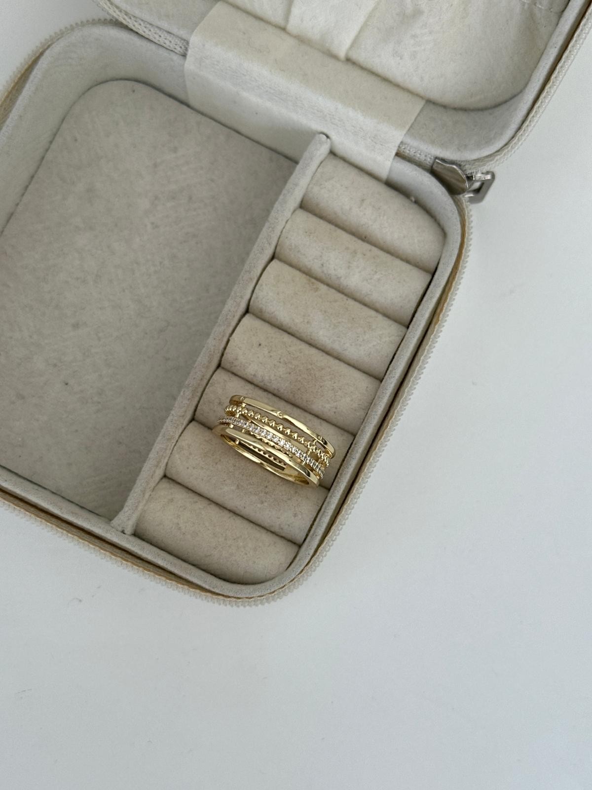 14K Gold Renkli Çoklu GörünümmTaş Dorika Detatlı Yüzük