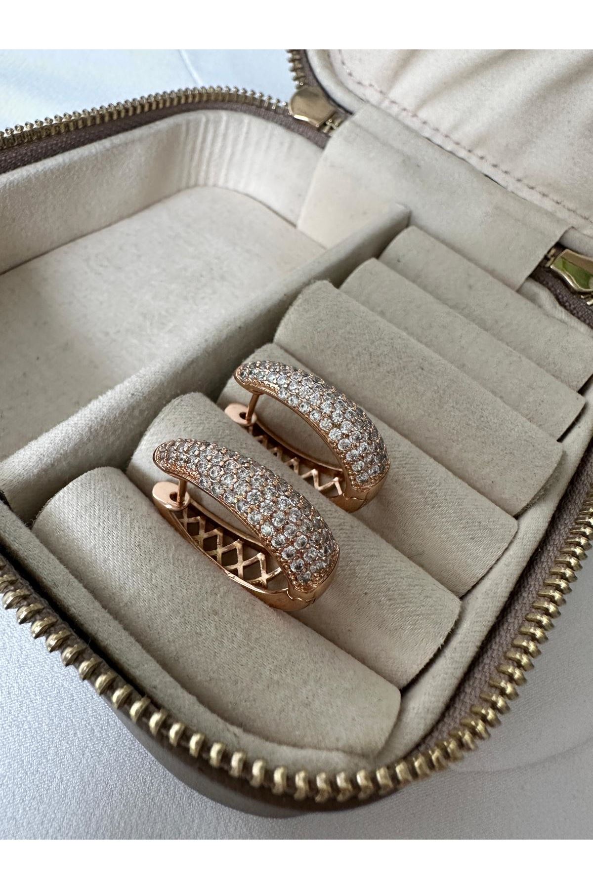 18K Rose Gold Renkli Oval Form Kalın Sıra Taşlı Küpe