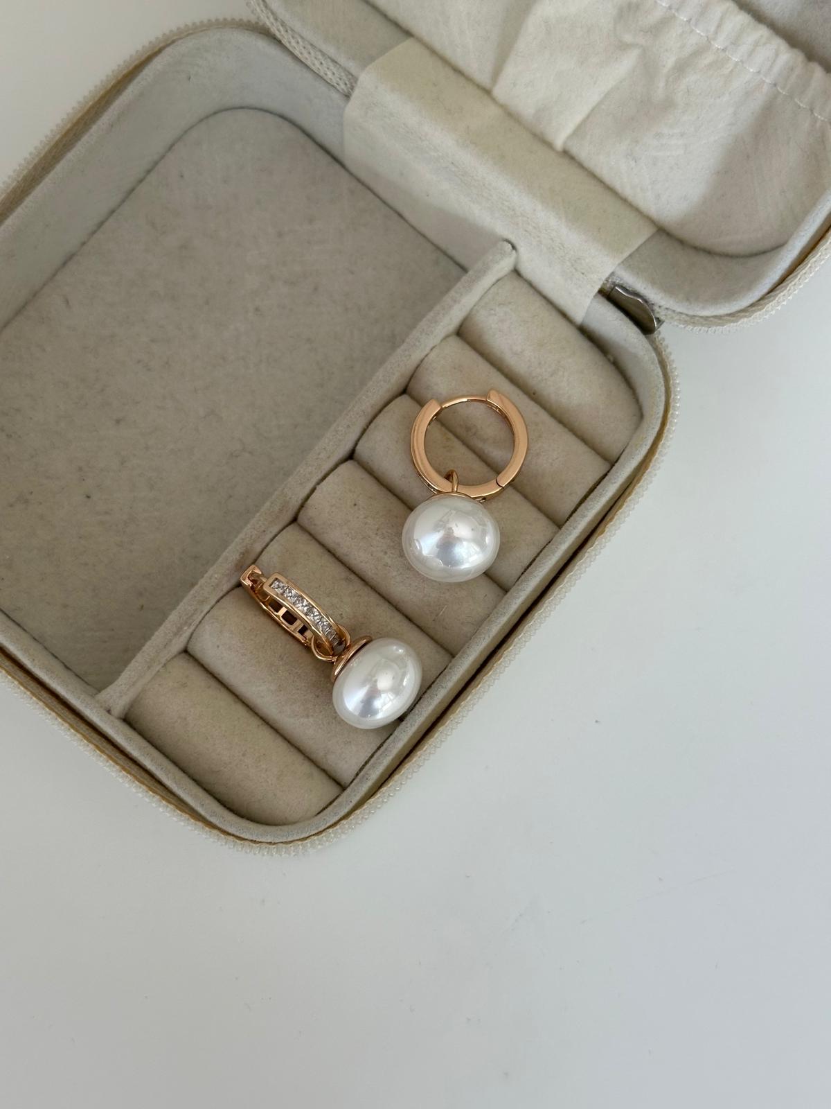 18K Rose Gold Halka Taşlı Sarkık İnci Top Küpe