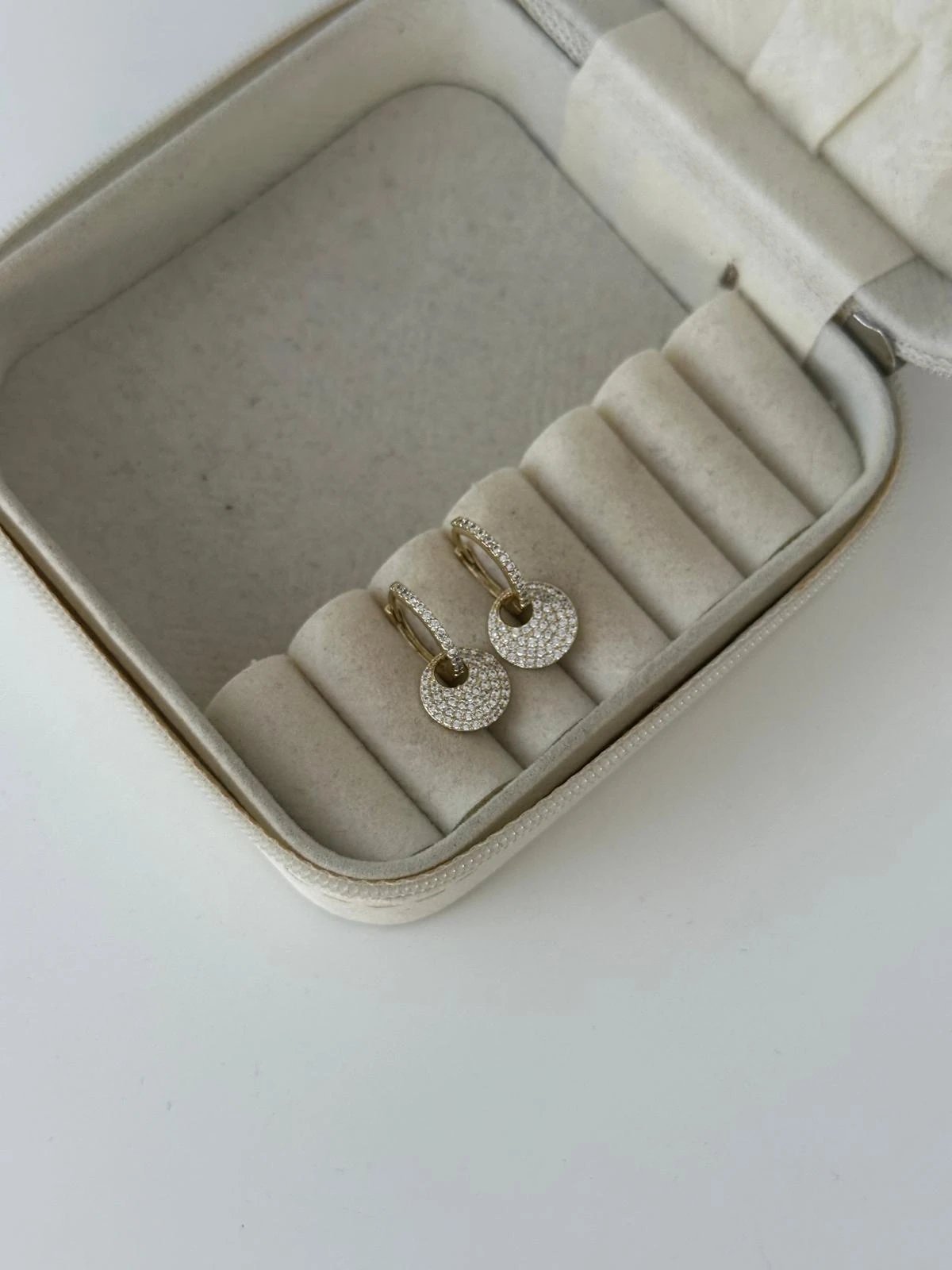 14K Gold Renkli Charmlı Yuvarlak Taşlı Halka Küpe