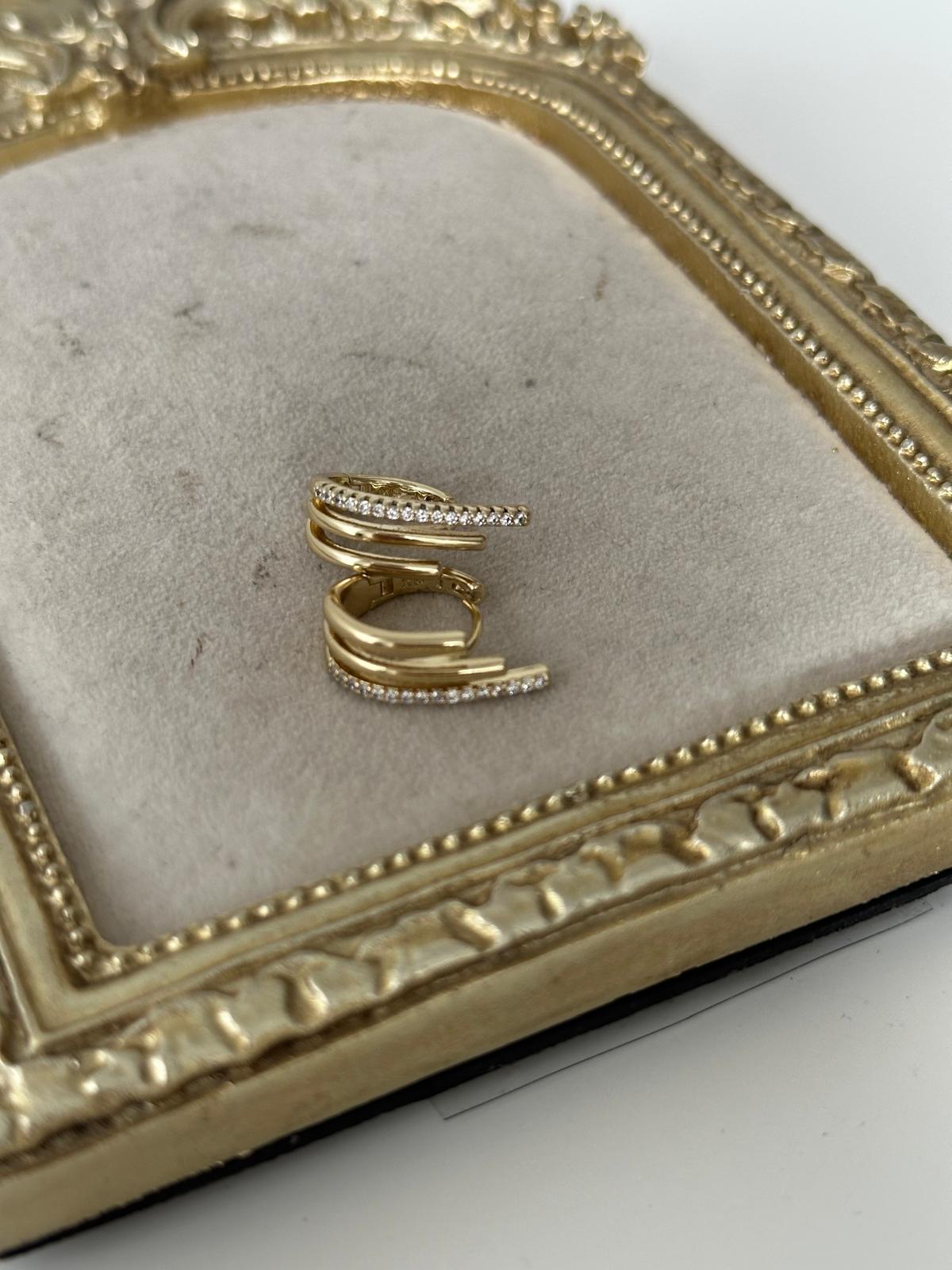 14K Gold Renkli Üçlü Halka Çubuk Kesim Küpe