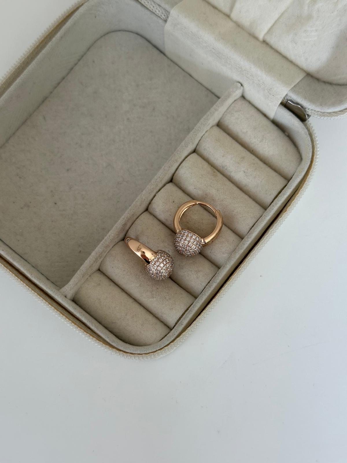 18K Rose Gold Halka Önü Küçük Taşlı Ortası Top Montür Taşlı Küpe