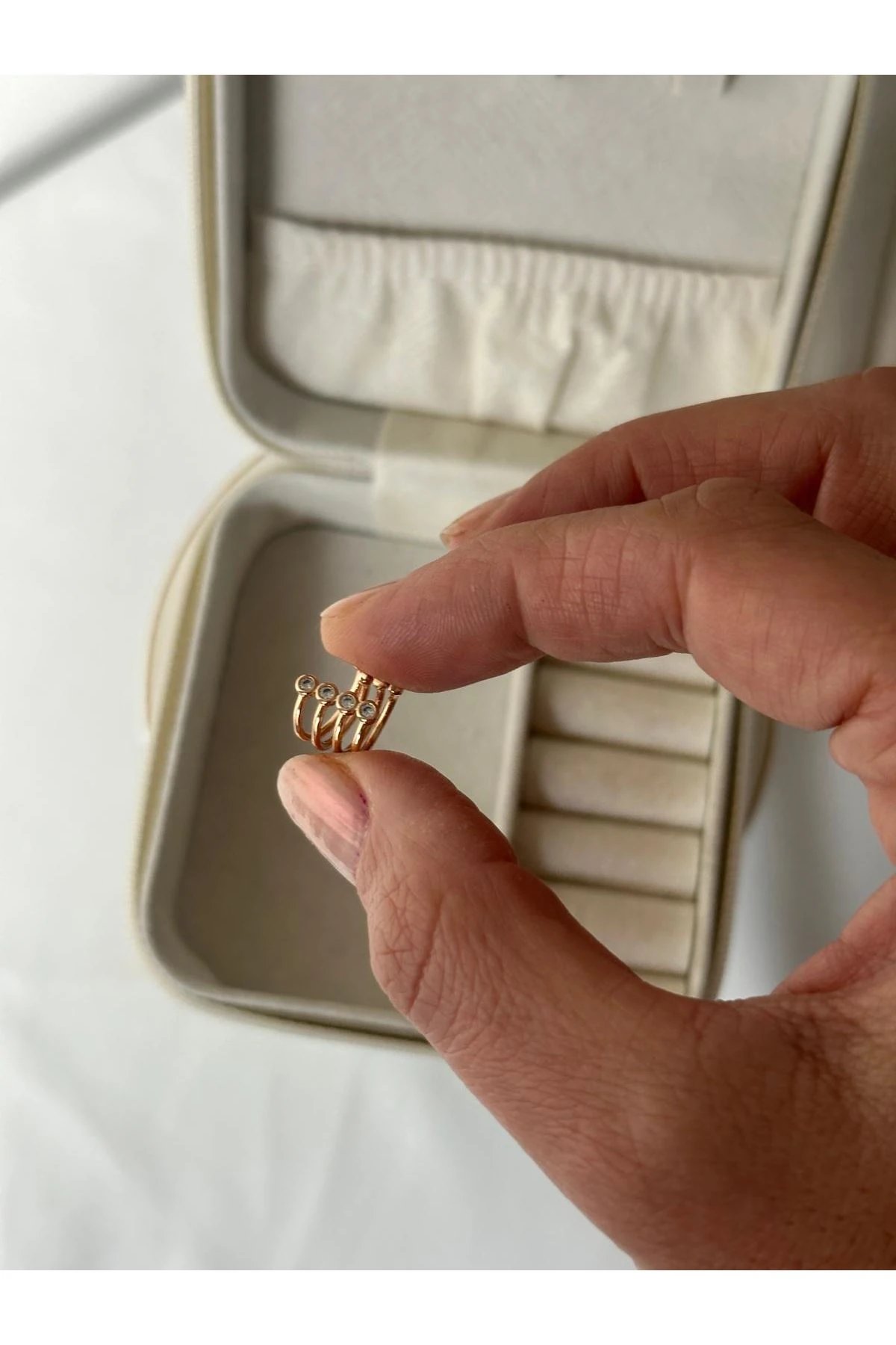 18K Rose Gold Renkli Çoklu Görünüm Yuvarlak Taşlı Kıkırdak Küpe