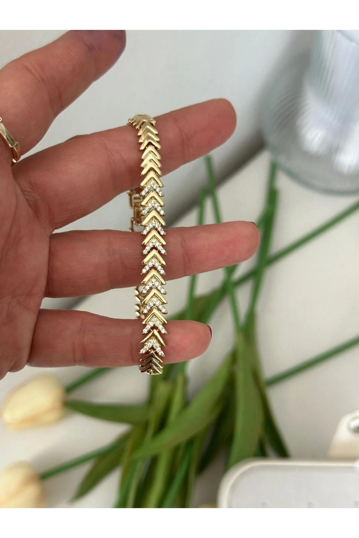 14K Gold Renkli  V Kesim Ortası Taş Bileklik