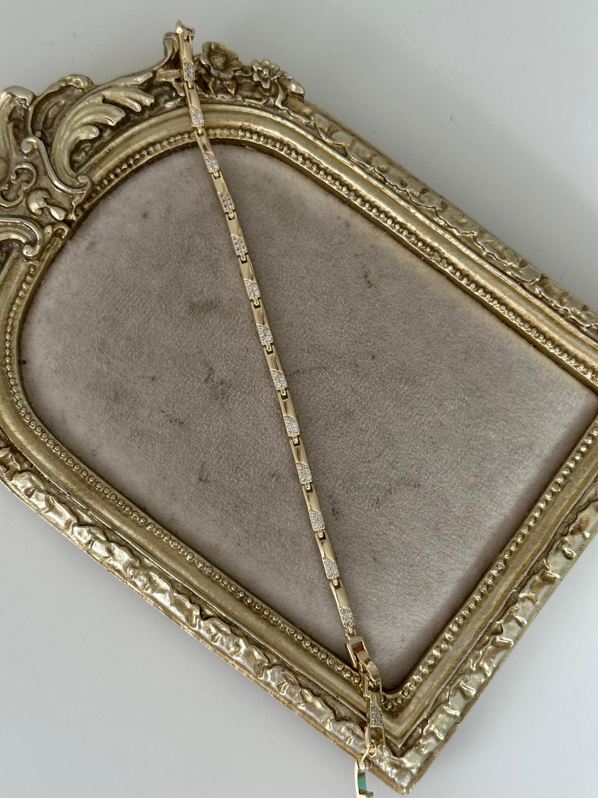 14K Gold Renkli Plaka Dikdörtgen Kesim Geçme Yarım Tur Taşlı Bileklik