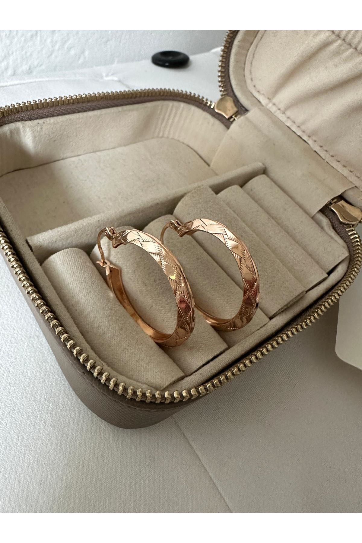 18K Rose Gold Renkli Kendinden Desenli Çift Dolum Çengel Kilit Halka Küpe